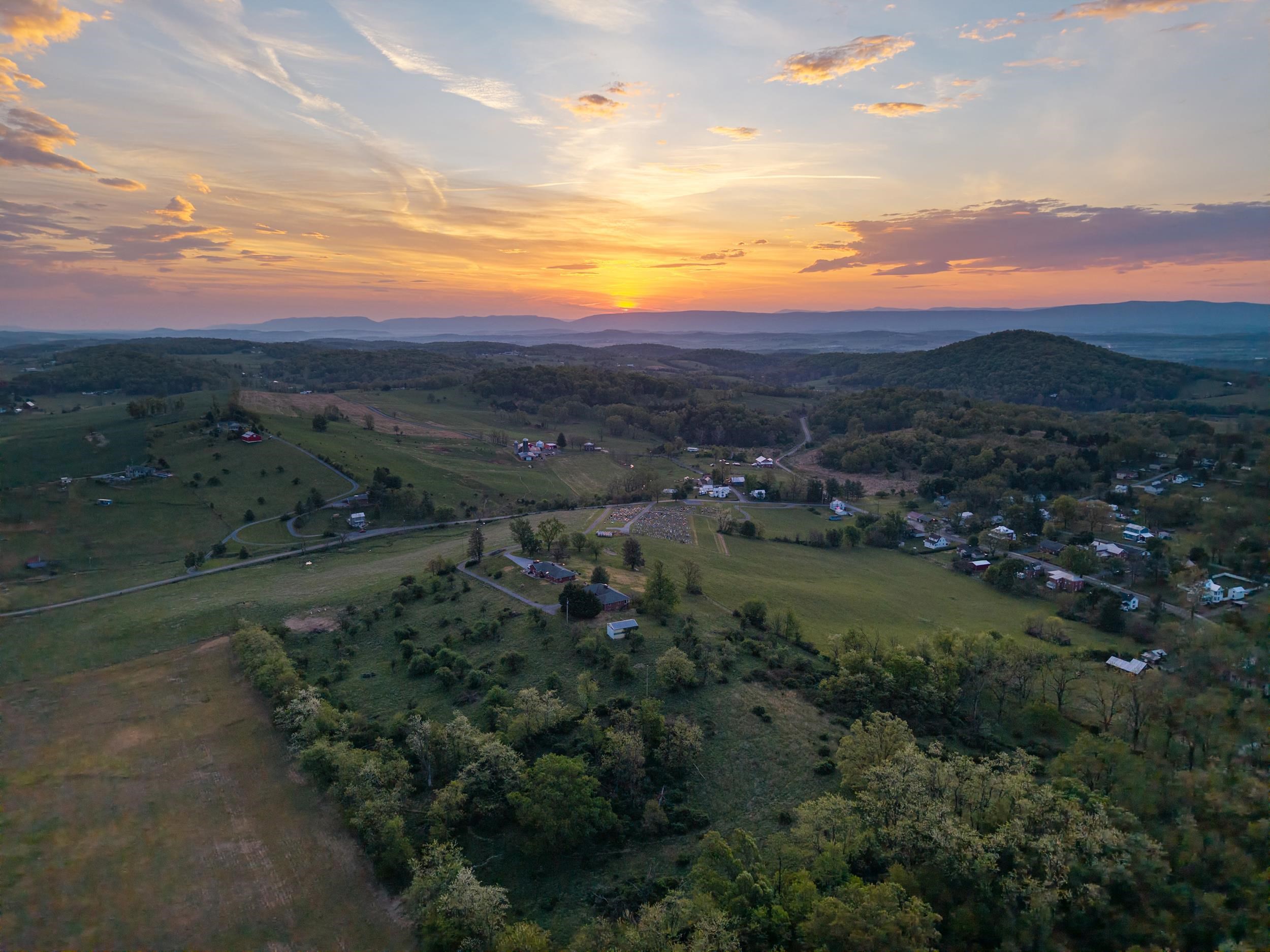 7133 TURLEYTOWN RD, SINGERS GLEN, Virginia 22850, 3 Bedrooms Bedrooms, ,2 BathroomsBathrooms,Residential,7133 TURLEYTOWN RD,676565 MLS # 676565
