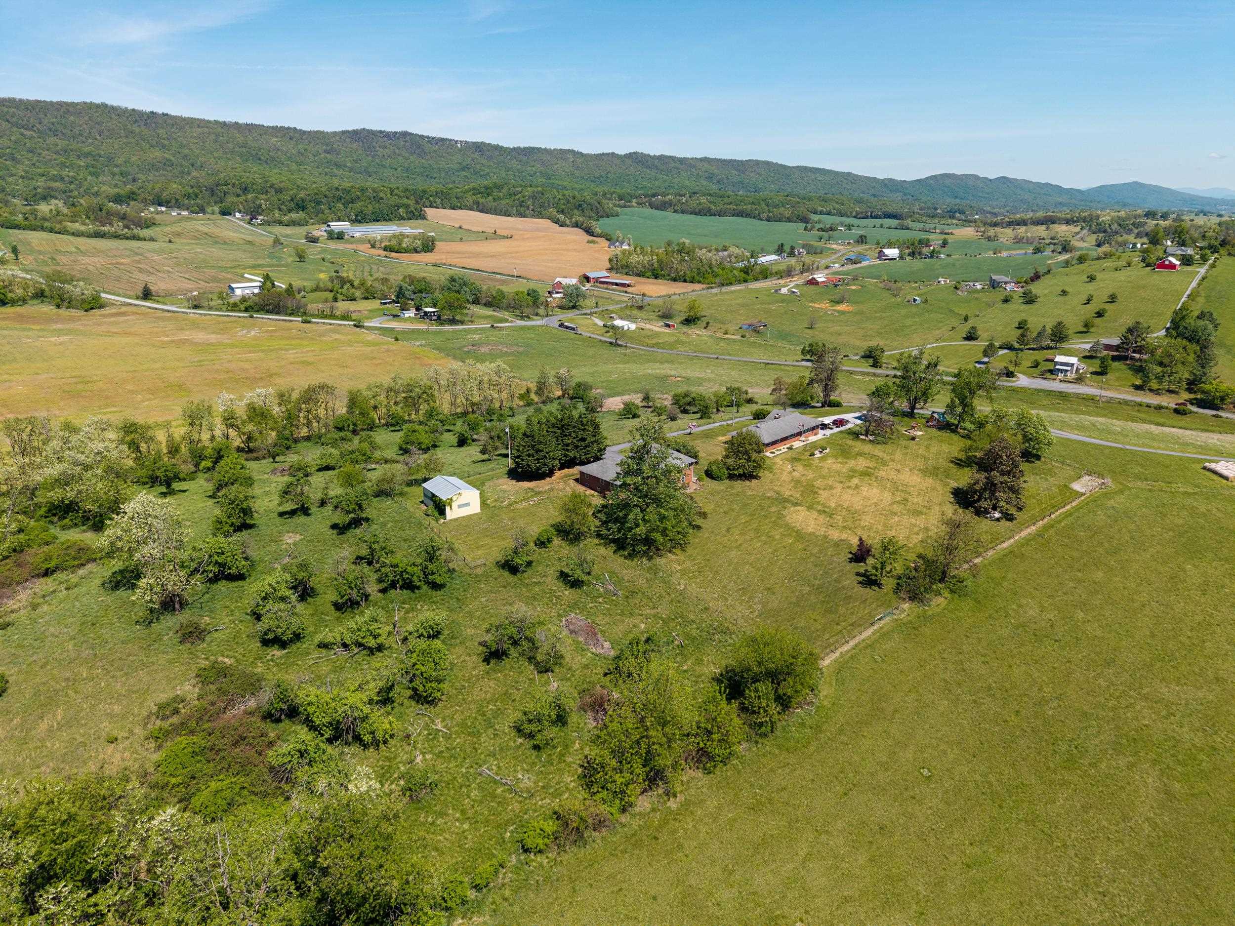 7133 TURLEYTOWN RD, SINGERS GLEN, Virginia 22850, 3 Bedrooms Bedrooms, ,2 BathroomsBathrooms,Residential,7133 TURLEYTOWN RD,676565 MLS # 676565