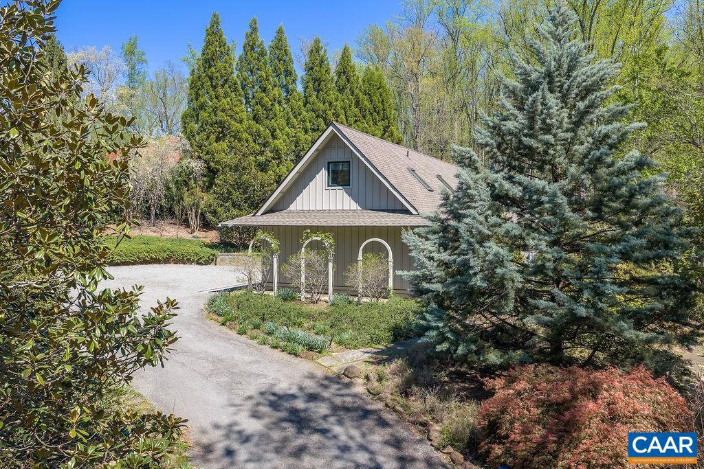 889 OLD GARTH RD, CHARLOTTESVILLE, Virginia 22901, 3 Bedrooms Bedrooms, ,2 BathroomsBathrooms,Residential,889 OLD GARTH RD,676570 MLS # 676570