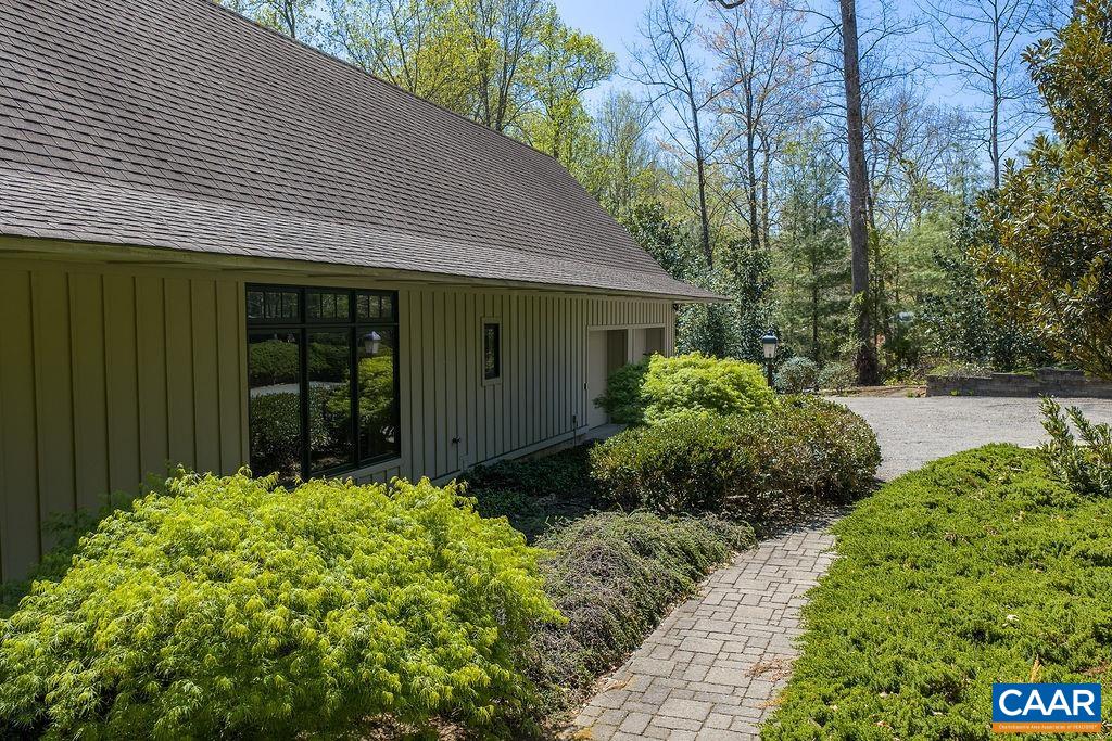889 OLD GARTH RD, CHARLOTTESVILLE, Virginia 22901, 3 Bedrooms Bedrooms, ,2 BathroomsBathrooms,Residential,889 OLD GARTH RD,676570 MLS # 676570