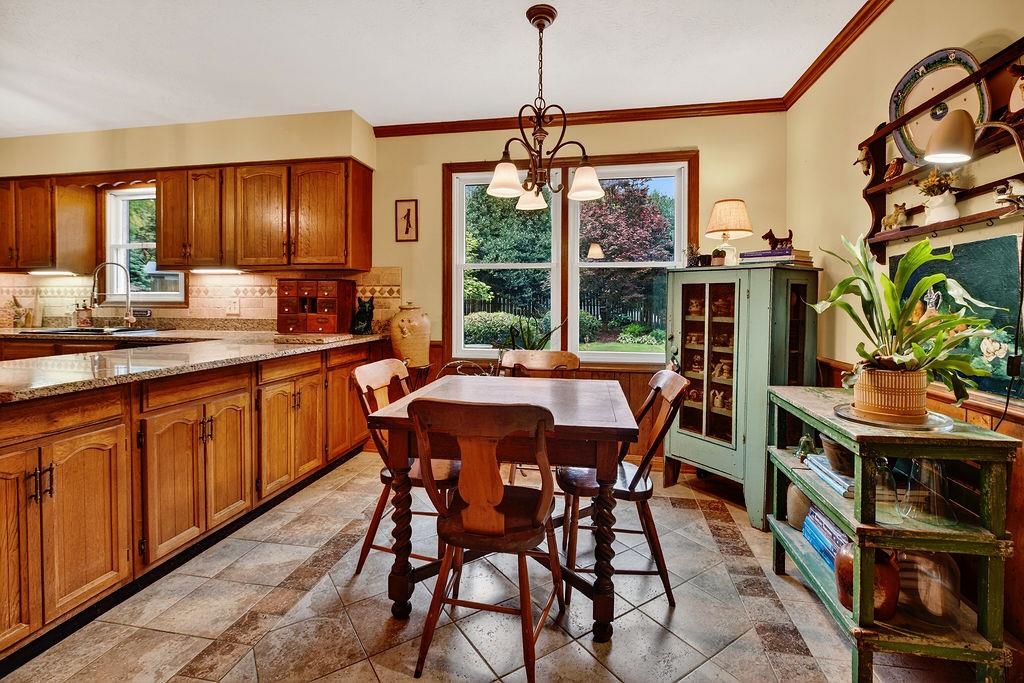 300 PELHAM DR, WAYNESBORO, Virginia 22980, 4 Bedrooms Bedrooms, ,2 BathroomsBathrooms,Residential,300 PELHAM DR,676571 MLS # 676571