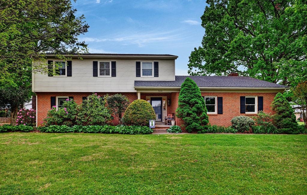 300 PELHAM DR, WAYNESBORO, Virginia 22980, 4 Bedrooms Bedrooms, ,2 BathroomsBathrooms,Residential,300 PELHAM DR,676571 MLS # 676571