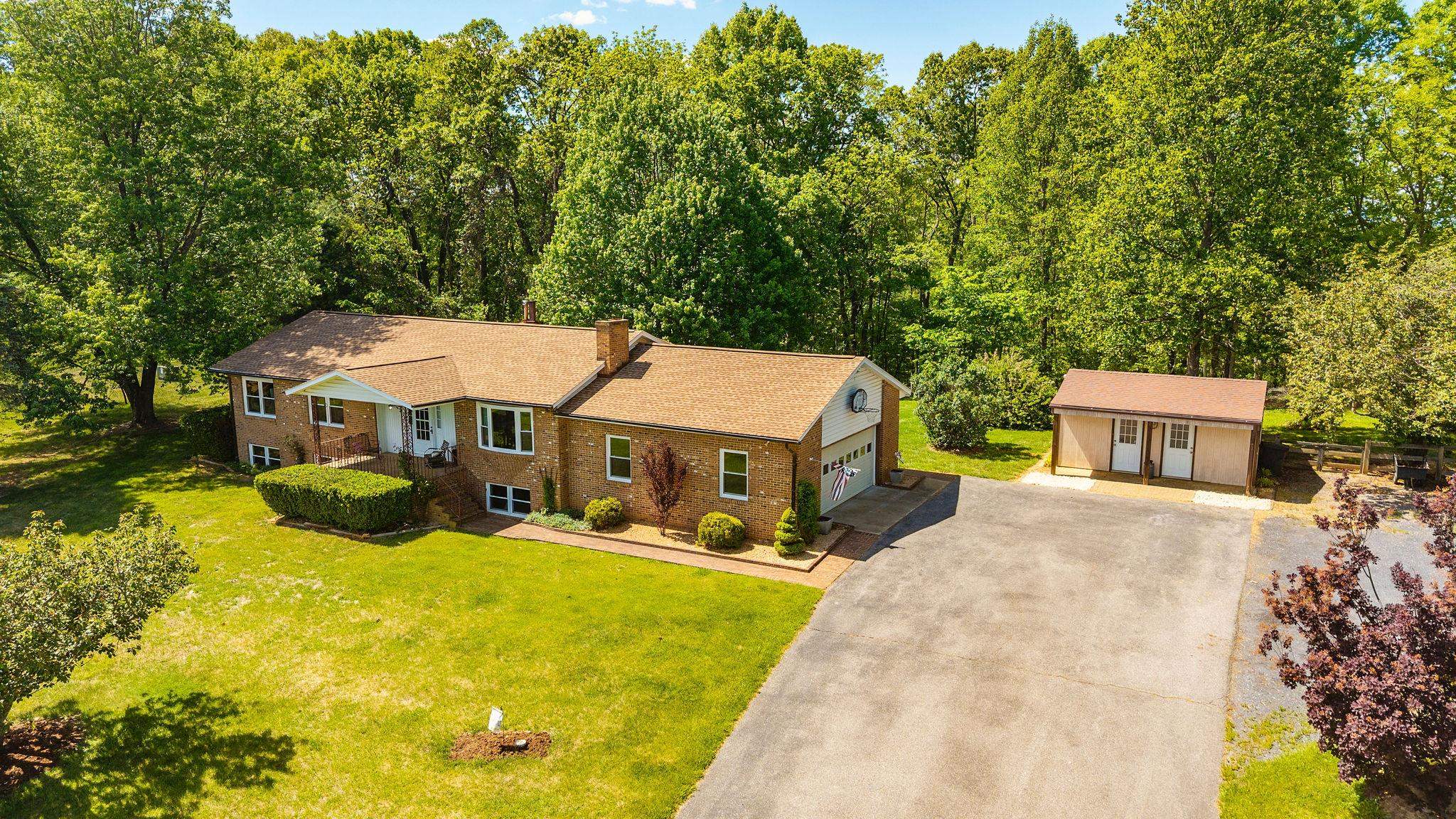 2061 OLD GREENVILLE RD, GREENVILLE, Virginia 24440, 4 Bedrooms Bedrooms, ,3 BathroomsBathrooms,Residential,2061 OLD GREENVILLE RD,676573 MLS # 676573
