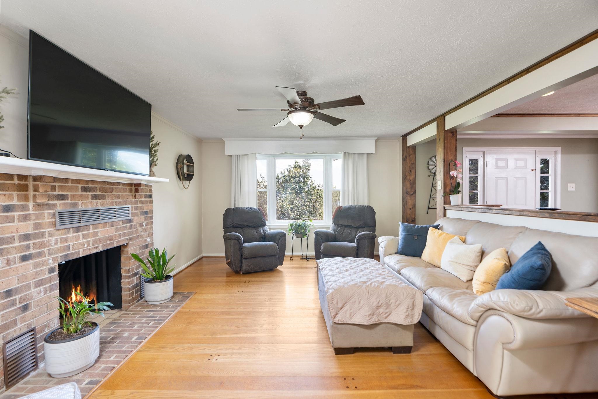 2061 OLD GREENVILLE RD, GREENVILLE, Virginia 24440, 4 Bedrooms Bedrooms, ,3 BathroomsBathrooms,Residential,2061 OLD GREENVILLE RD,676573 MLS # 676573