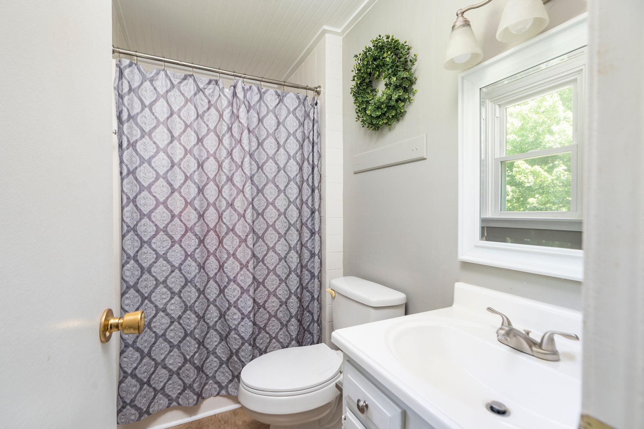 2061 OLD GREENVILLE RD, GREENVILLE, Virginia 24440, 4 Bedrooms Bedrooms, ,3 BathroomsBathrooms,Residential,2061 OLD GREENVILLE RD,676573 MLS # 676573
