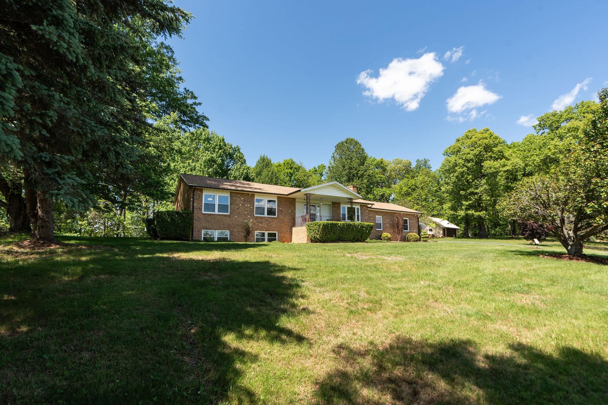 2061 OLD GREENVILLE RD, GREENVILLE, Virginia 24440, 4 Bedrooms Bedrooms, ,3 BathroomsBathrooms,Residential,2061 OLD GREENVILLE RD,676573 MLS # 676573