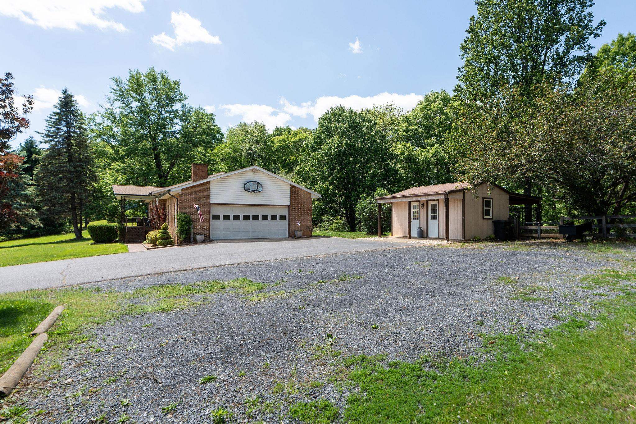 2061 OLD GREENVILLE RD, GREENVILLE, Virginia 24440, 4 Bedrooms Bedrooms, ,3 BathroomsBathrooms,Residential,2061 OLD GREENVILLE RD,676573 MLS # 676573