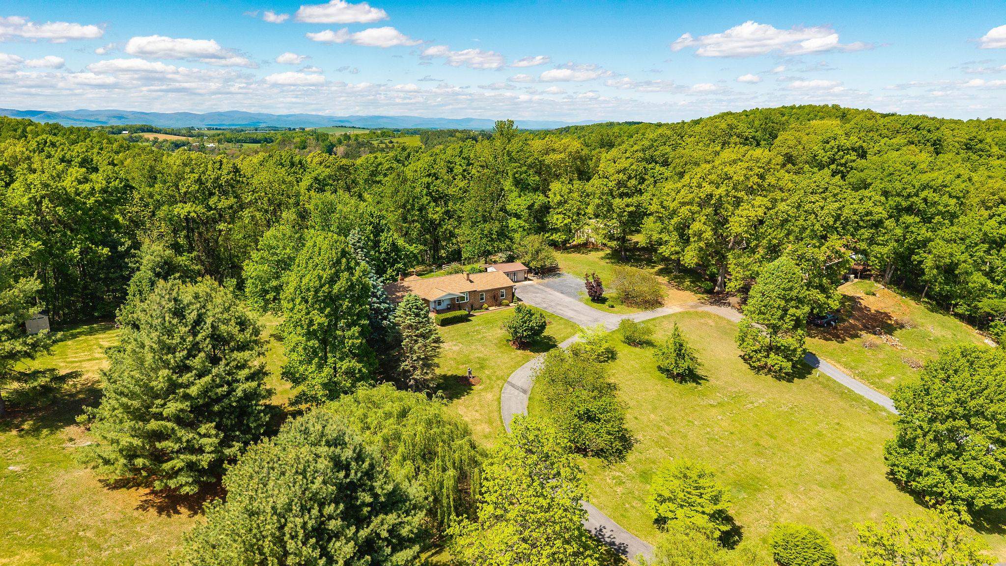 2061 OLD GREENVILLE RD, GREENVILLE, Virginia 24440, 4 Bedrooms Bedrooms, ,3 BathroomsBathrooms,Residential,2061 OLD GREENVILLE RD,676573 MLS # 676573