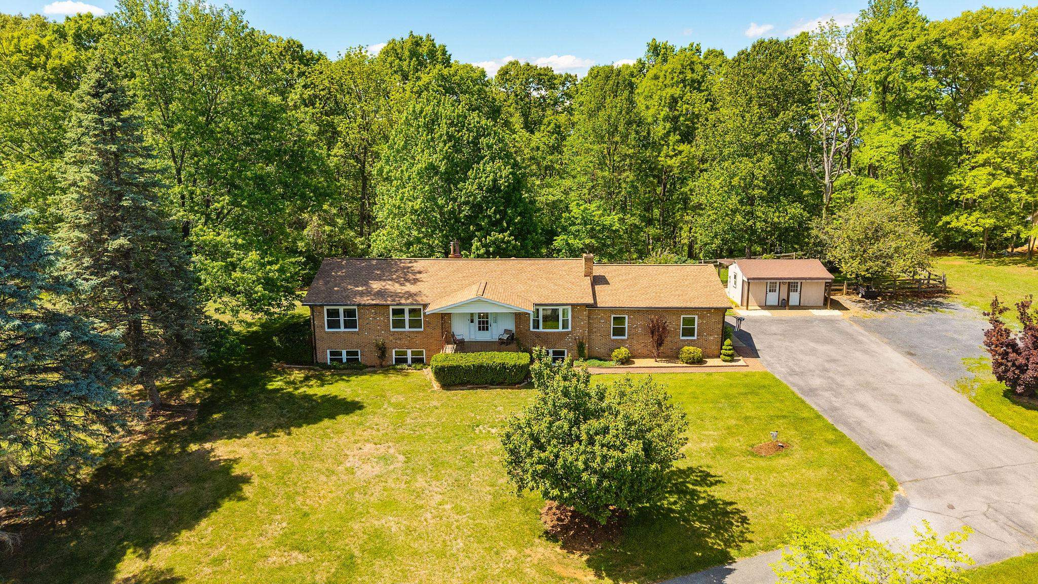2061 OLD GREENVILLE RD, GREENVILLE, Virginia 24440, 4 Bedrooms Bedrooms, ,3 BathroomsBathrooms,Residential,2061 OLD GREENVILLE RD,676573 MLS # 676573