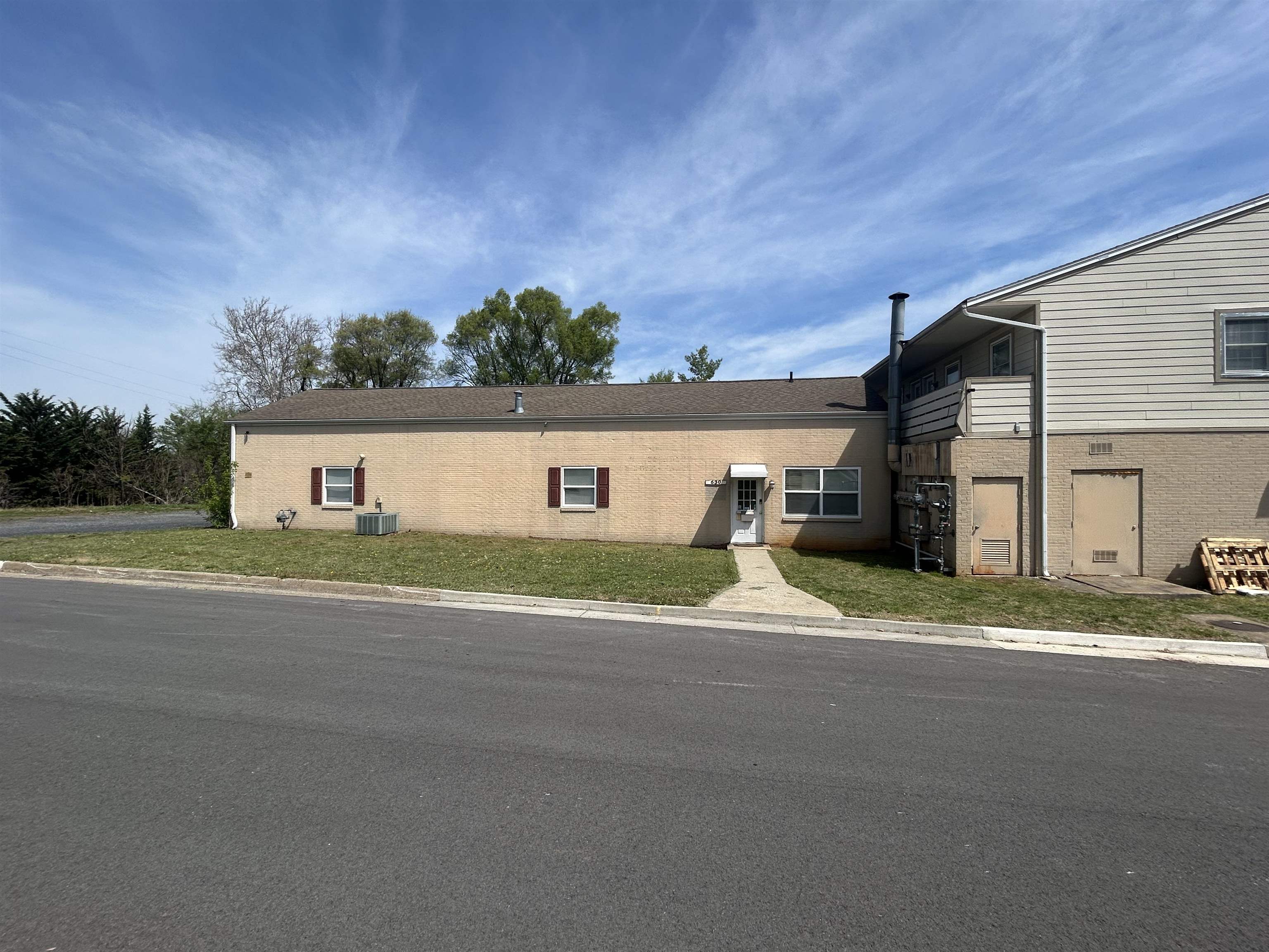 632 CHARLES ST, STAUNTON, Virginia 24401, ,Commercial,632 CHARLES ST,676617 MLS # 676617