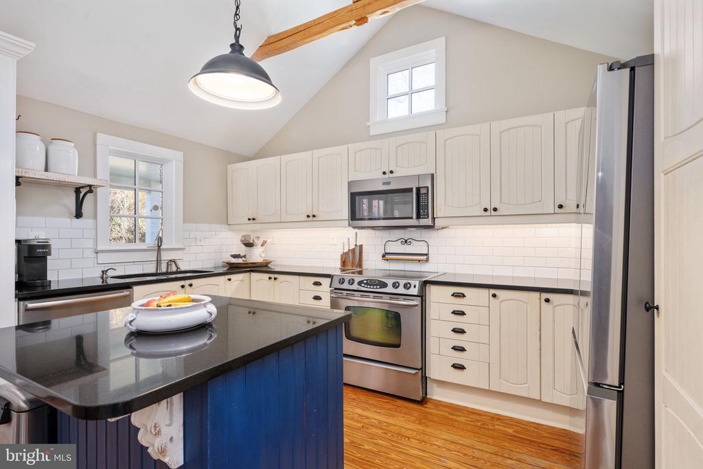 560 RICHMOND RD, AMISSVILLE, Virginia 20106, 4 Bedrooms Bedrooms, ,4 BathroomsBathrooms,Residential,560 RICHMOND RD,VARP2002374 MLS # VARP2002374