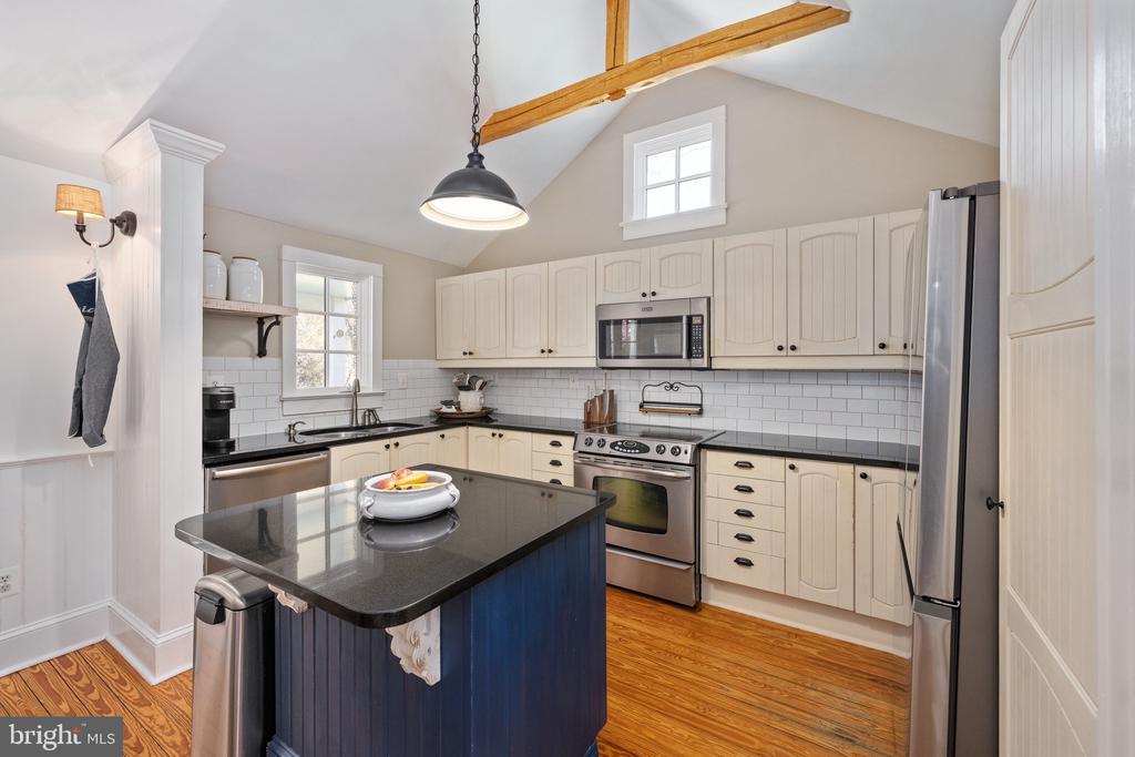 560 RICHMOND RD, AMISSVILLE, Virginia 20106, 4 Bedrooms Bedrooms, ,4 BathroomsBathrooms,Residential,560 RICHMOND RD,VARP2002374 MLS # VARP2002374