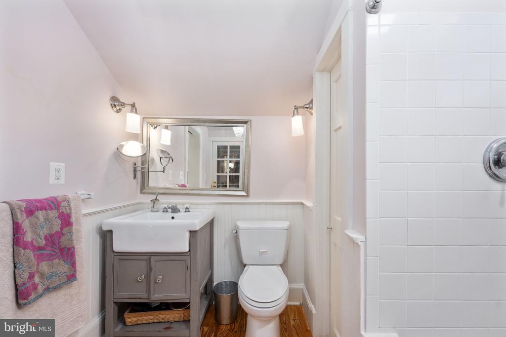 560 RICHMOND RD, AMISSVILLE, Virginia 20106, 4 Bedrooms Bedrooms, ,4 BathroomsBathrooms,Residential,560 RICHMOND RD,VARP2002374 MLS # VARP2002374