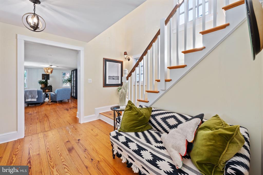 560 RICHMOND RD, AMISSVILLE, Virginia 20106, 4 Bedrooms Bedrooms, ,4 BathroomsBathrooms,Residential,560 RICHMOND RD,VARP2002374 MLS # VARP2002374