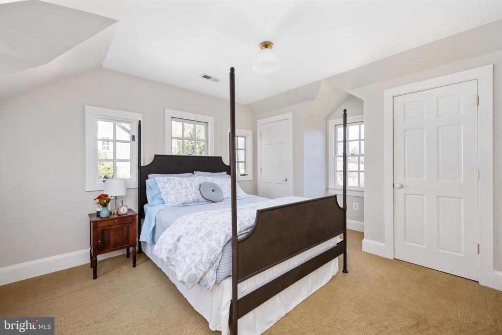560 RICHMOND RD, AMISSVILLE, Virginia 20106, 4 Bedrooms Bedrooms, ,4 BathroomsBathrooms,Residential,560 RICHMOND RD,VARP2002374 MLS # VARP2002374