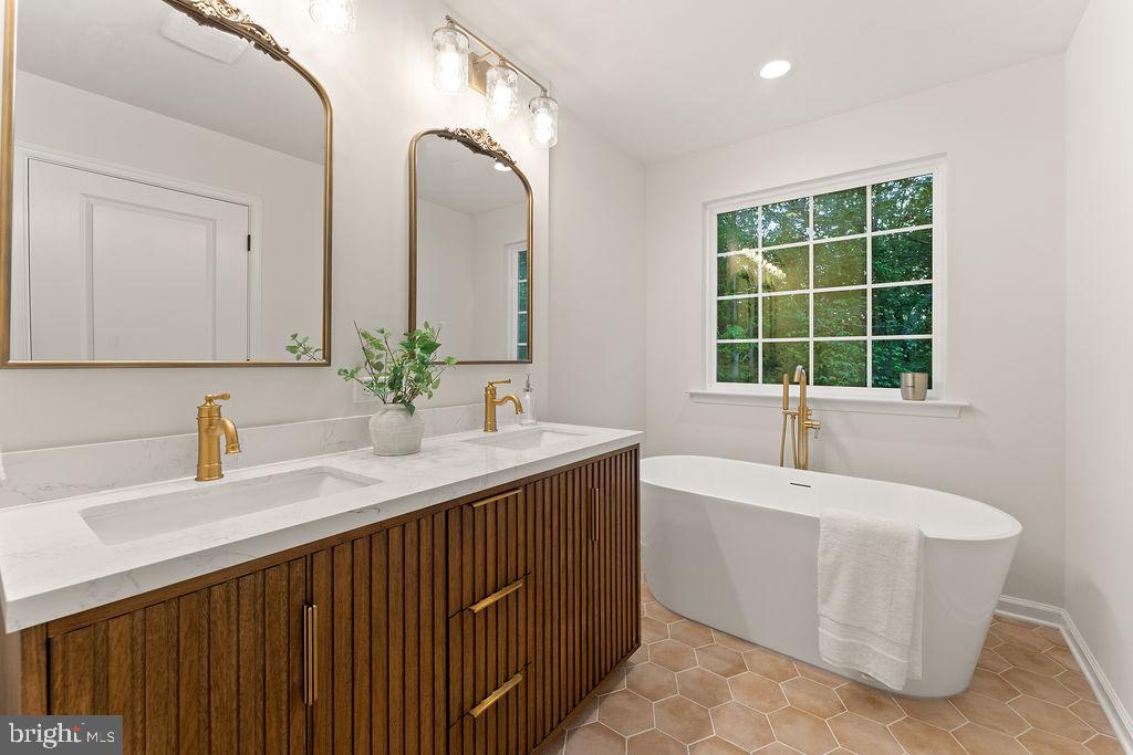 6600 DOCK LUCK LN, SPOTSYLVANIA, Virginia 22551, 5 Bedrooms Bedrooms, ,3 BathroomsBathrooms,Residential,6600 DOCK LUCK LN,VASP2041504 MLS # VASP2041504