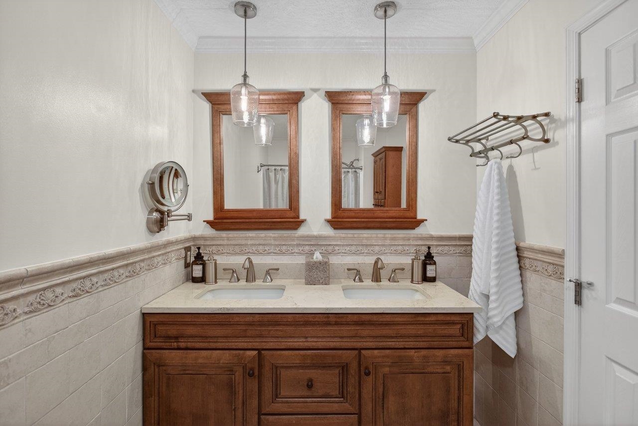 2nd full bath on 1st level
