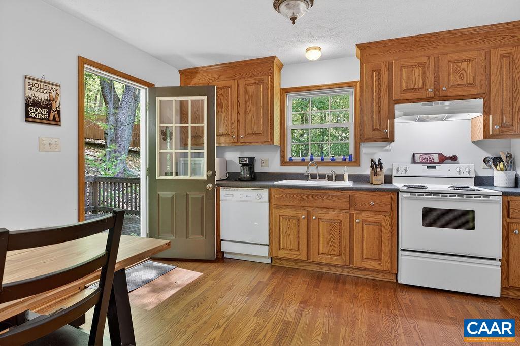 2 DOGWOOD LN, NELLYSFORD, Virginia 22958, 3 Bedrooms Bedrooms, ,2 BathroomsBathrooms,Residential,2 DOGWOOD LN,676600 MLS # 676600