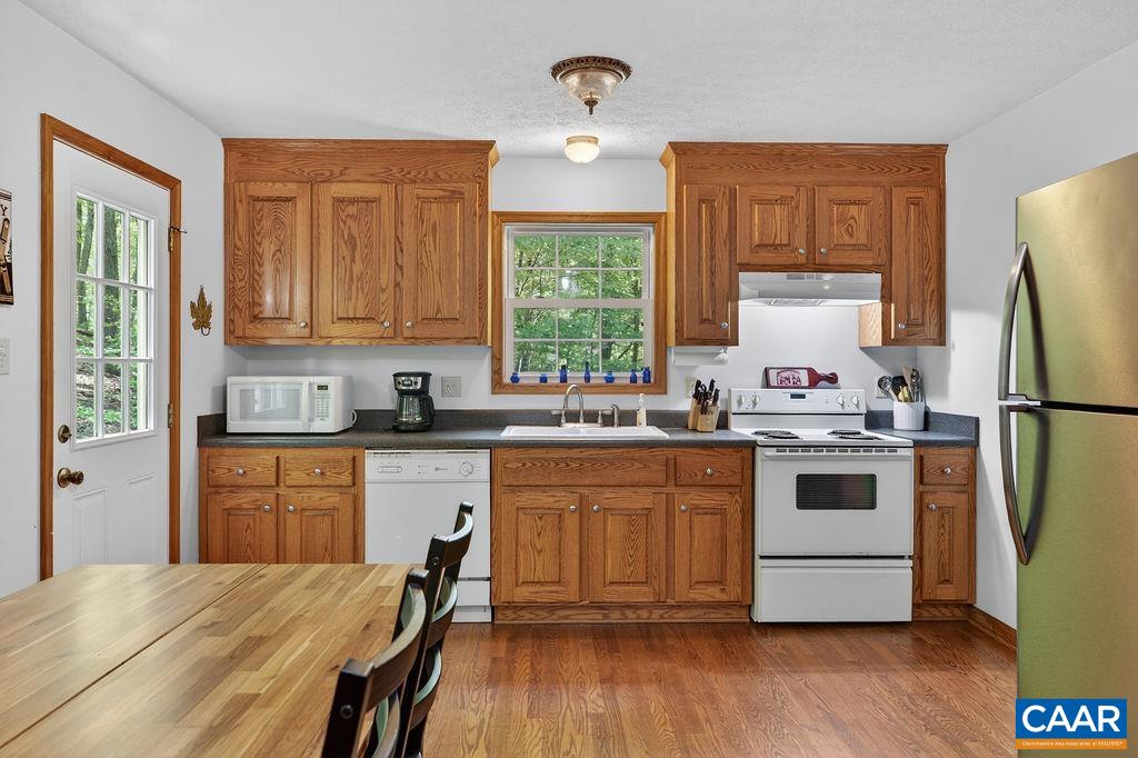 2 DOGWOOD LN, NELLYSFORD, Virginia 22958, 3 Bedrooms Bedrooms, ,2 BathroomsBathrooms,Residential,2 DOGWOOD LN,676600 MLS # 676600