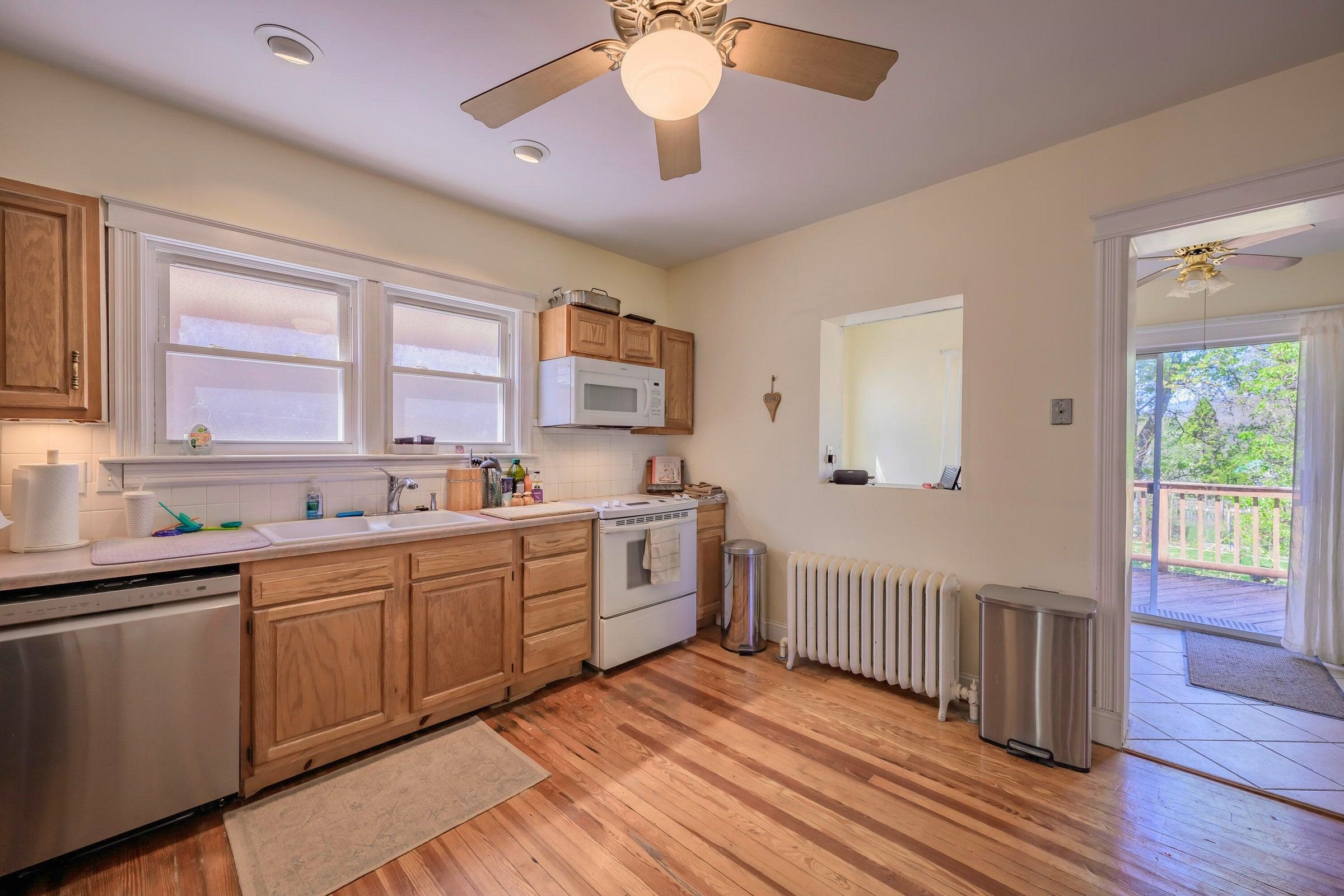 521 S MAIN ST, LEXINGTON, Virginia 24450, 3 Bedrooms Bedrooms, ,3 BathroomsBathrooms,Residential,521 S Main St Lexington, VA 24450,521 S MAIN ST,676603 MLS # 676603