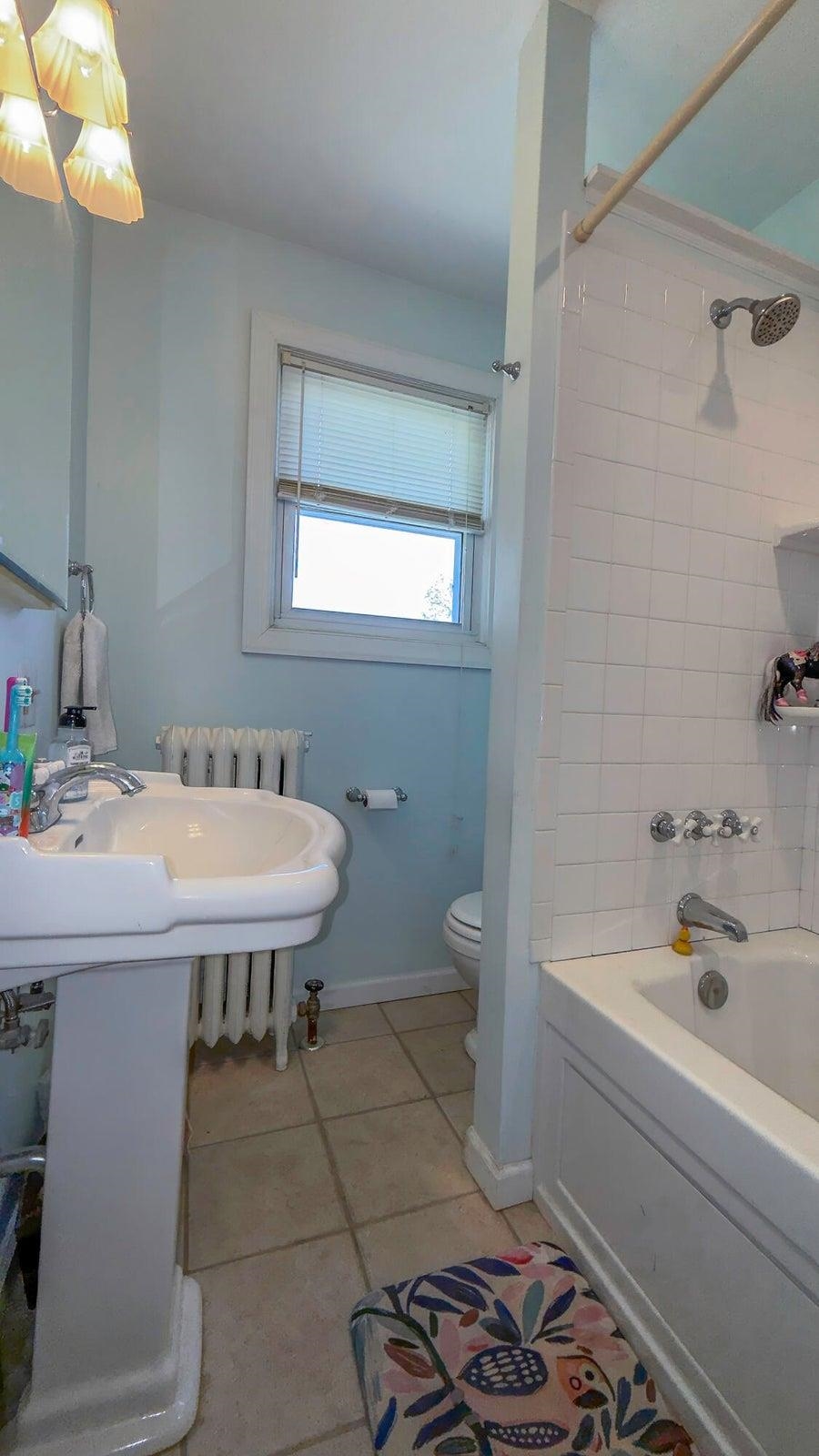 2nd floor shared bathroom