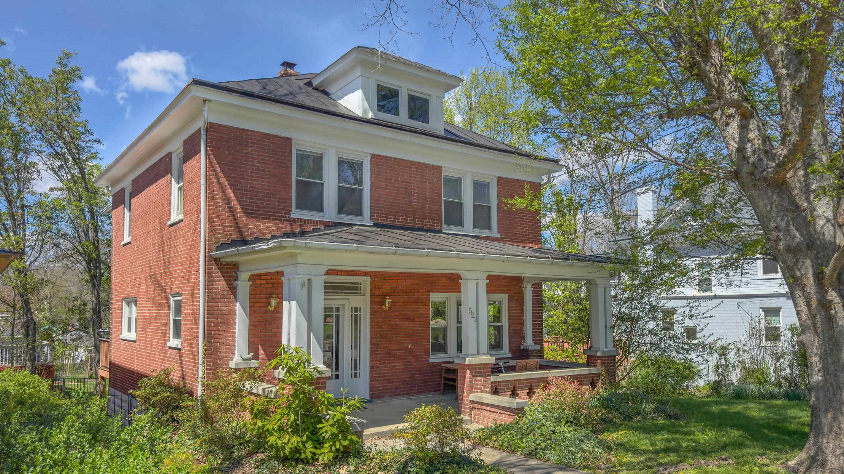 521 S MAIN ST, LEXINGTON, Virginia 24450, 3 Bedrooms Bedrooms, ,3 BathroomsBathrooms,Residential,521 S Main St Lexington, VA 24450,521 S MAIN ST,676603 MLS # 676603