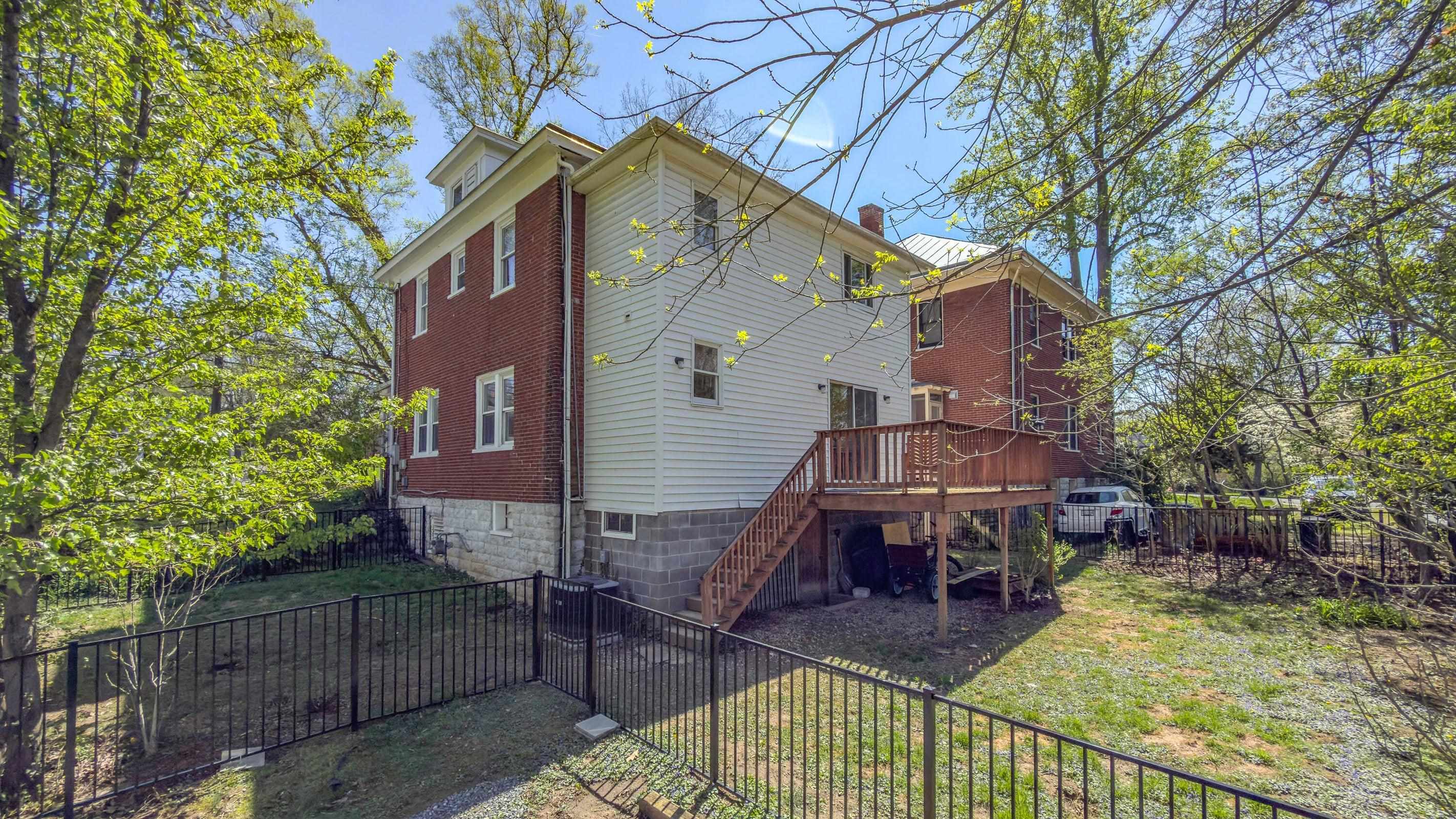 521 S MAIN ST, LEXINGTON, Virginia 24450, 3 Bedrooms Bedrooms, ,3 BathroomsBathrooms,Residential,521 S Main St Lexington, VA 24450,521 S MAIN ST,676603 MLS # 676603