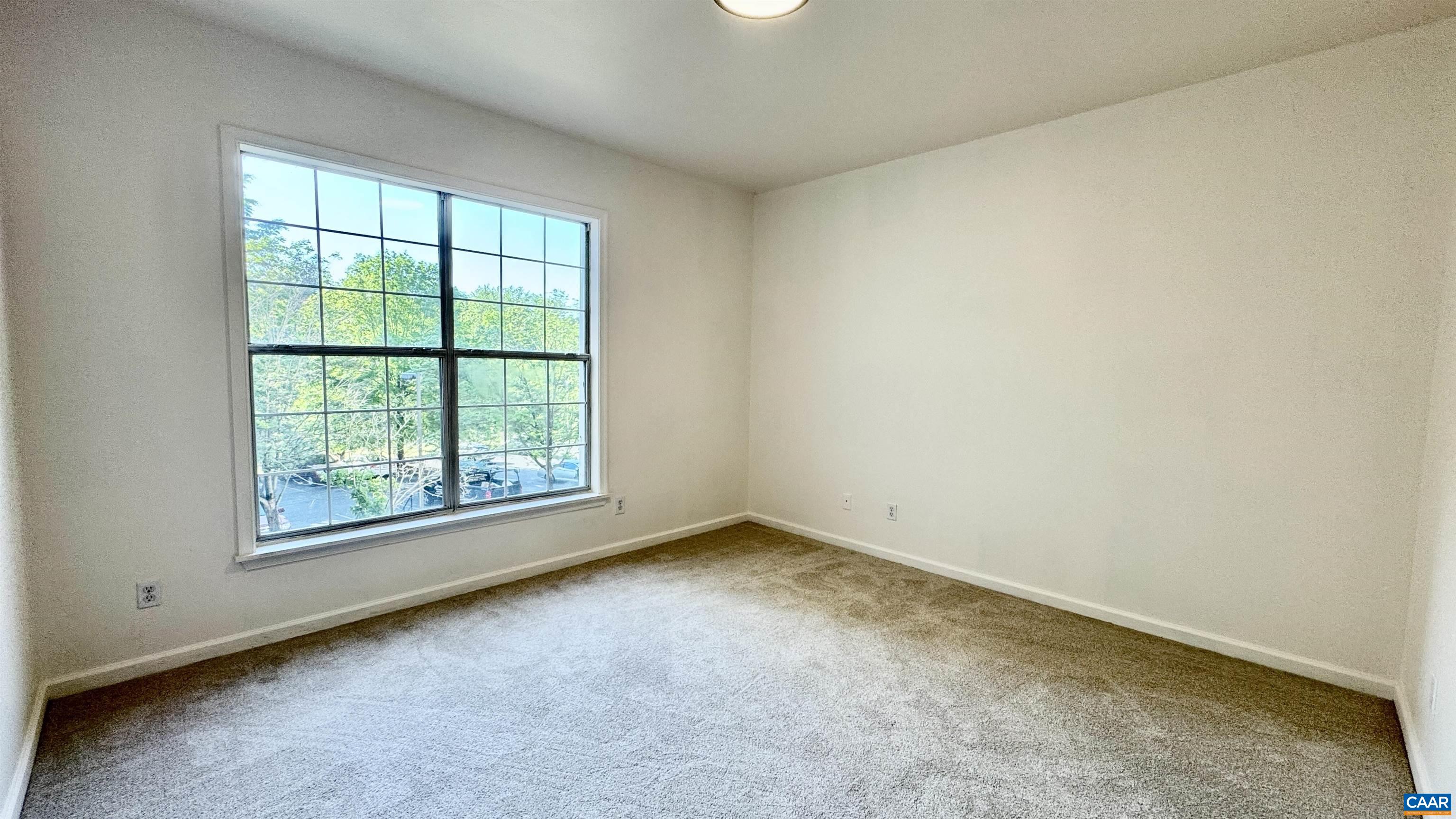 300 RIVERBEND DR, CHARLOTTESVILLE, Virginia 22911, 2 Bedrooms Bedrooms, ,2 BathroomsBathrooms,Residential,300 RIVERBEND DR,676606 MLS # 676606