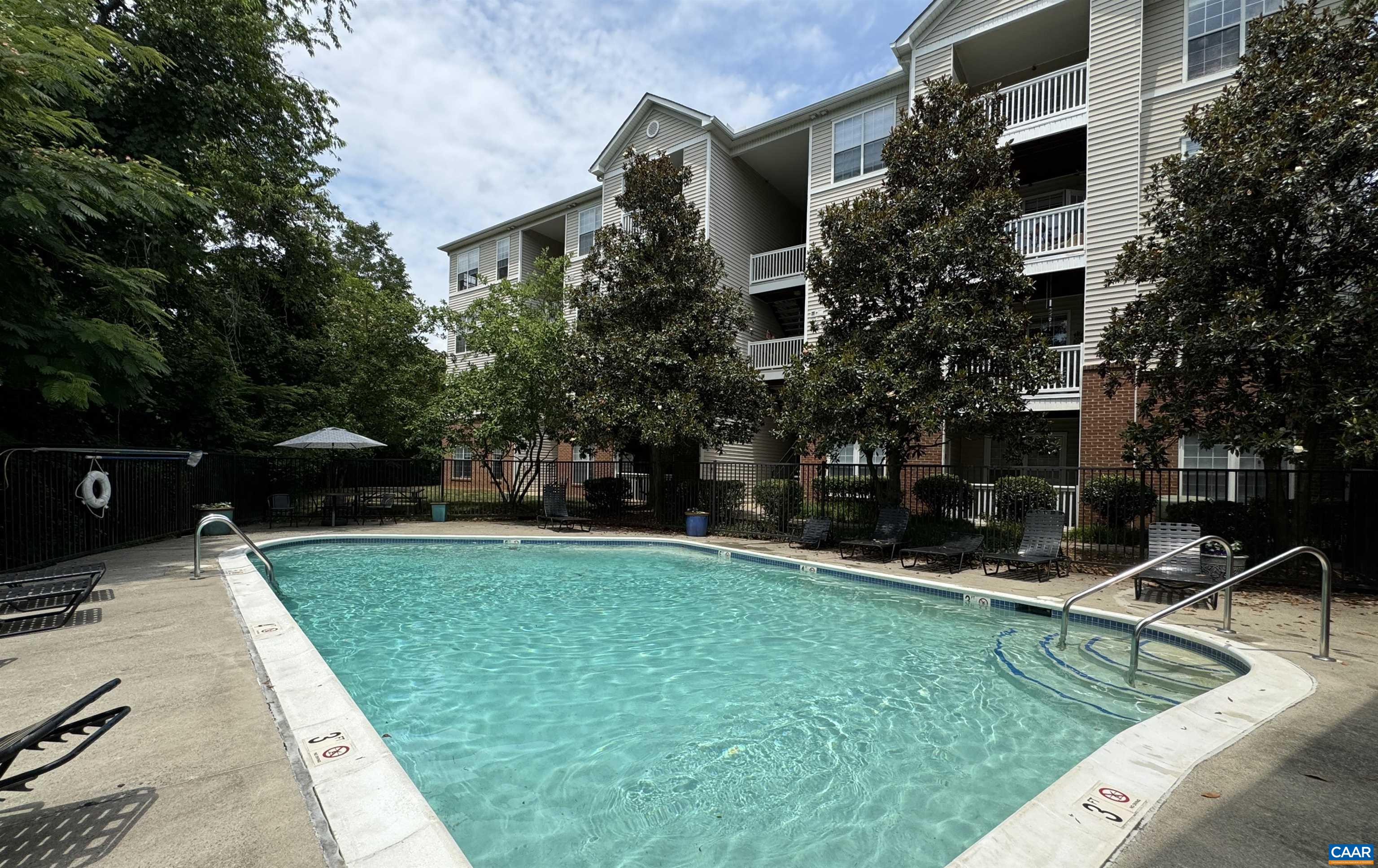 300 RIVERBEND DR, CHARLOTTESVILLE, Virginia 22911, 2 Bedrooms Bedrooms, ,2 BathroomsBathrooms,Residential,300 RIVERBEND DR,676606 MLS # 676606