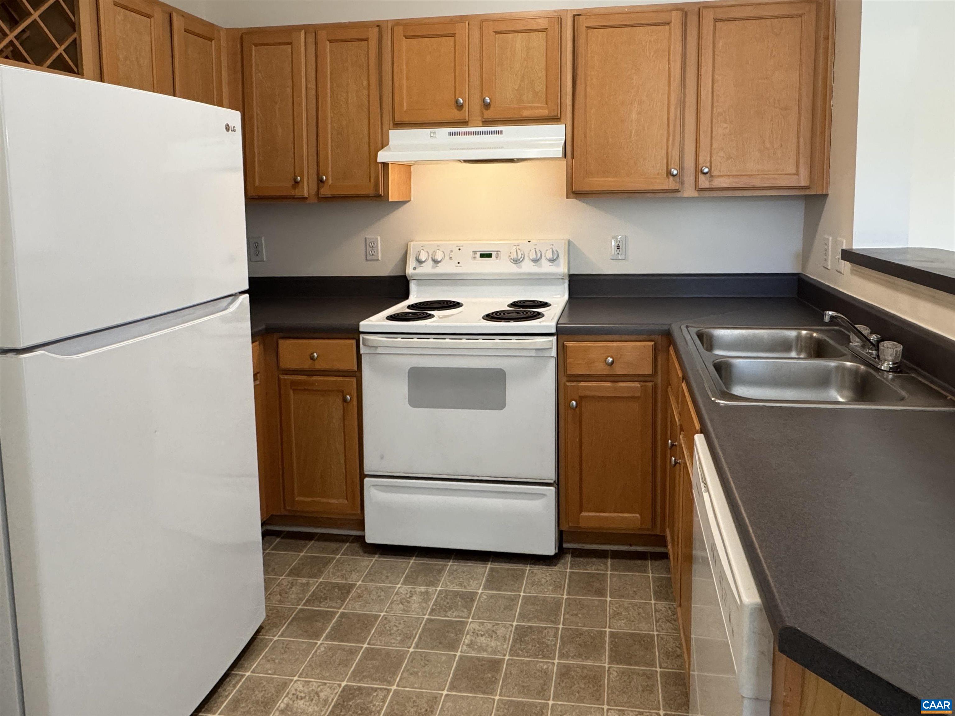 300 RIVERBEND DR, CHARLOTTESVILLE, Virginia 22911, 2 Bedrooms Bedrooms, ,2 BathroomsBathrooms,Residential,300 RIVERBEND DR,676606 MLS # 676606