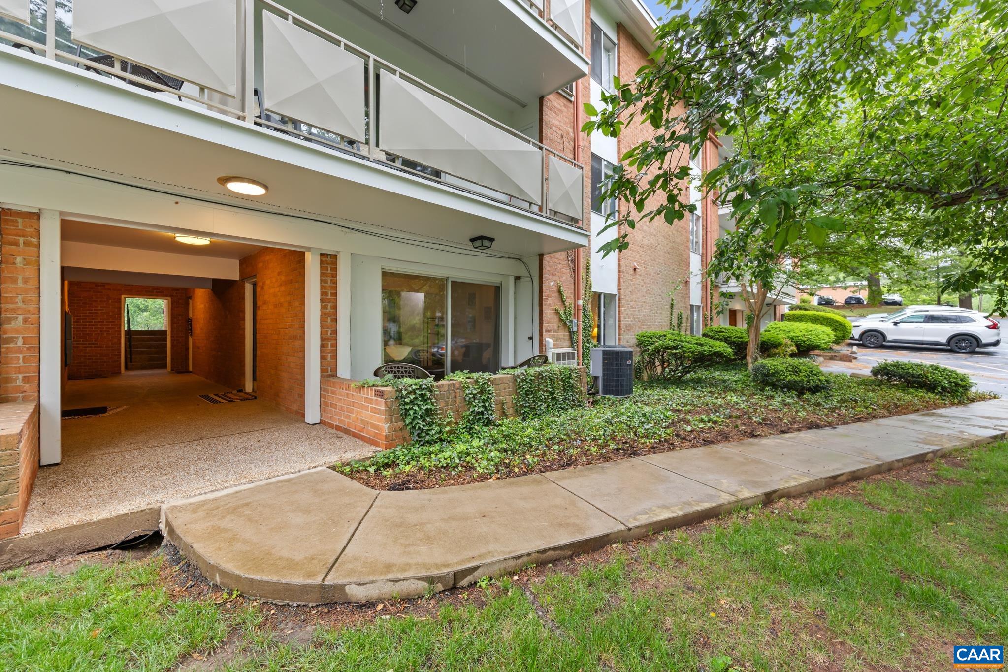 1800 JEFFERSON PARK AVE, CHARLOTTESVILLE, Virginia 22903, 1 Bedroom Bedrooms, ,1 BathroomBathrooms,Residential,1800 JEFFERSON PARK AVE,676608 MLS # 676608