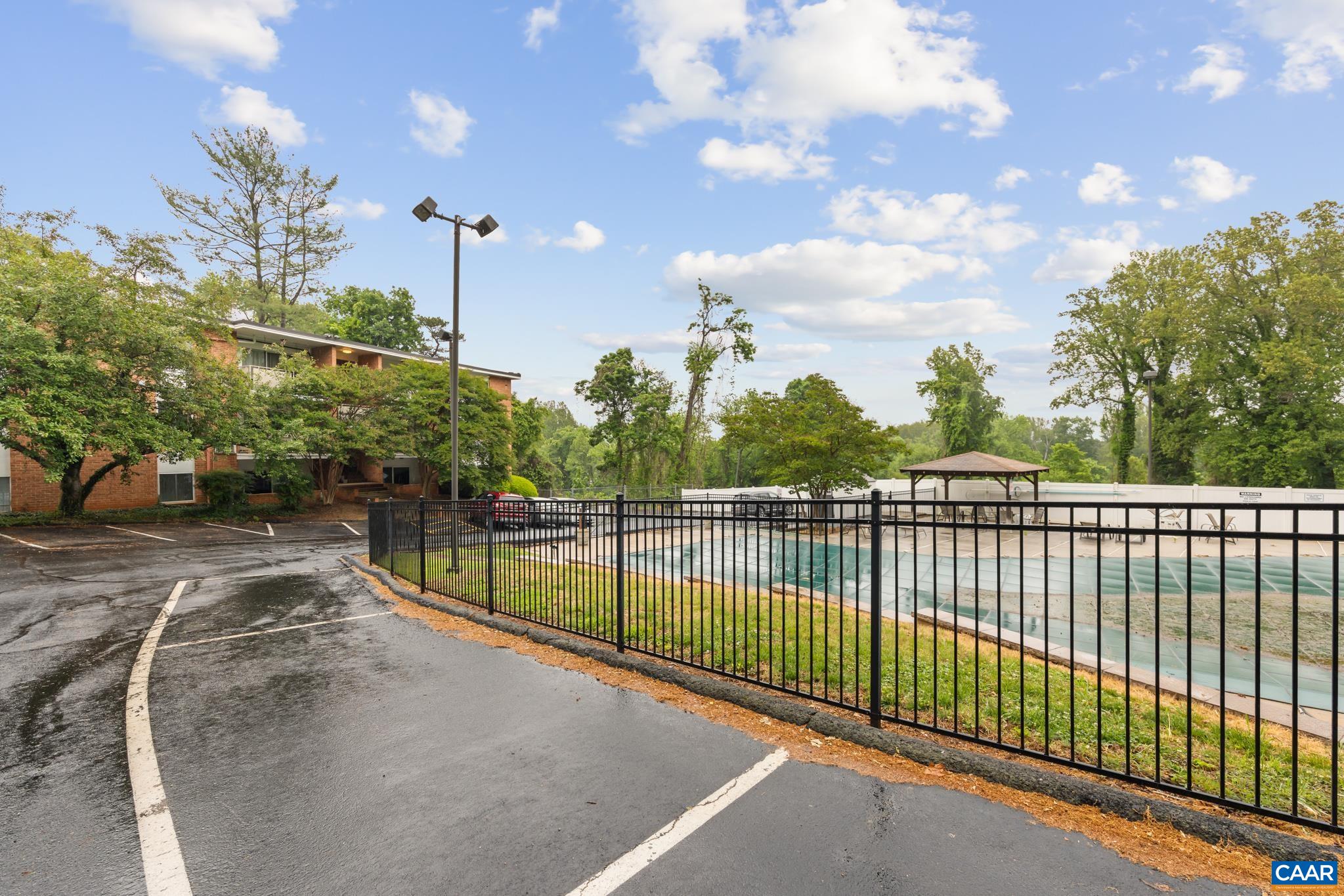 1800 JEFFERSON PARK AVE, CHARLOTTESVILLE, Virginia 22903, 1 Bedroom Bedrooms, ,1 BathroomBathrooms,Residential,1800 JEFFERSON PARK AVE,676608 MLS # 676608