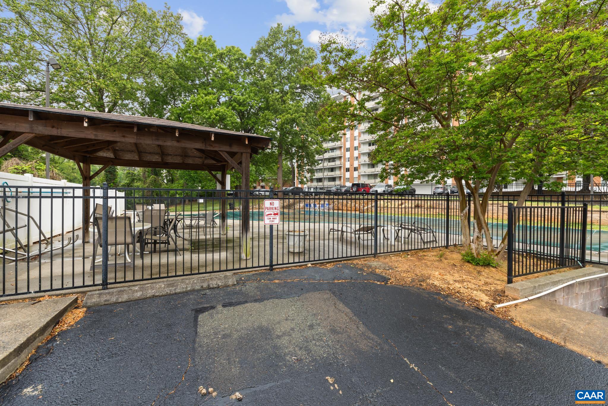 1800 JEFFERSON PARK AVE, CHARLOTTESVILLE, Virginia 22903, 1 Bedroom Bedrooms, ,1 BathroomBathrooms,Residential,1800 JEFFERSON PARK AVE,676608 MLS # 676608
