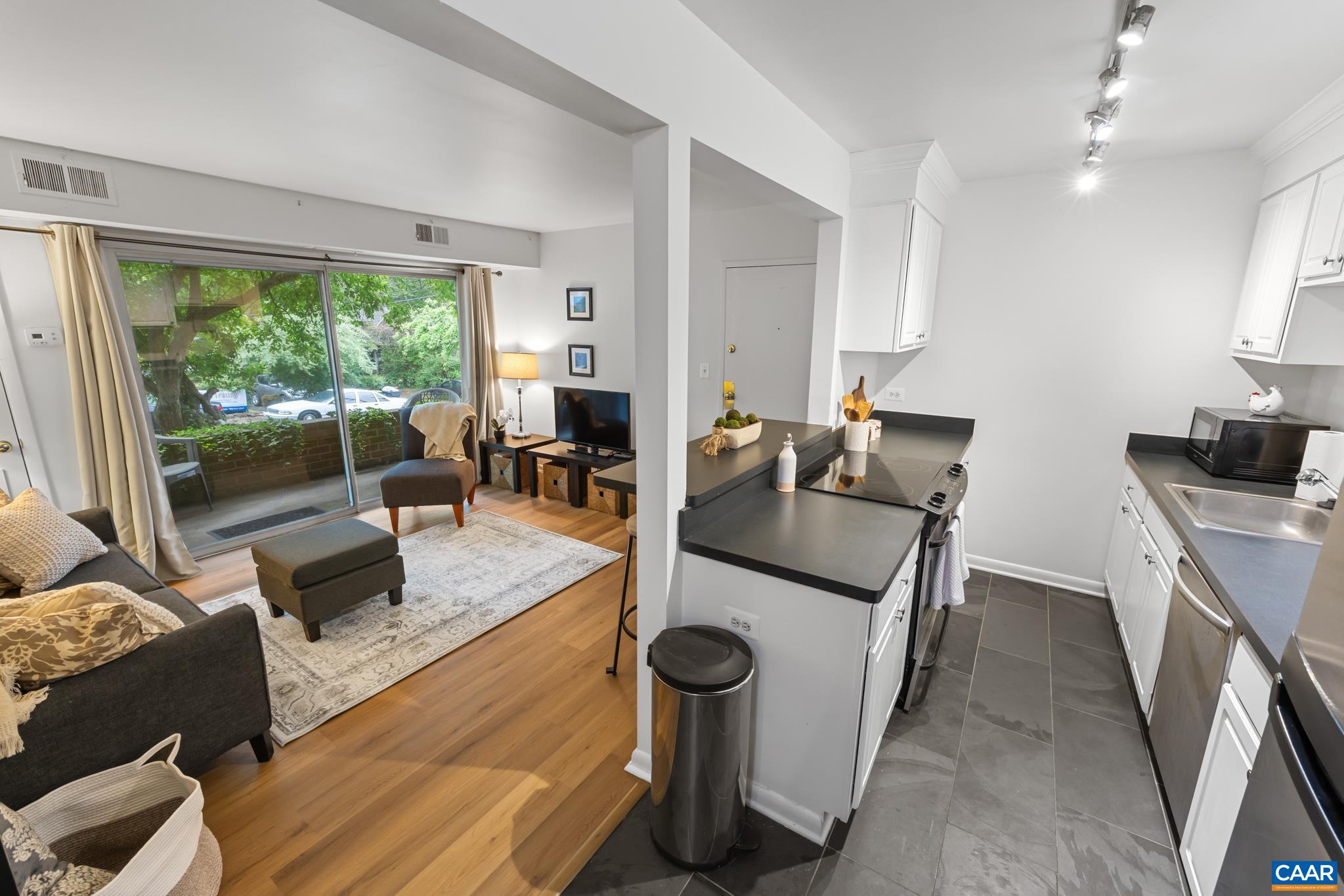1800 JEFFERSON PARK AVE, CHARLOTTESVILLE, Virginia 22903, 1 Bedroom Bedrooms, ,1 BathroomBathrooms,Residential,1800 JEFFERSON PARK AVE,676608 MLS # 676608