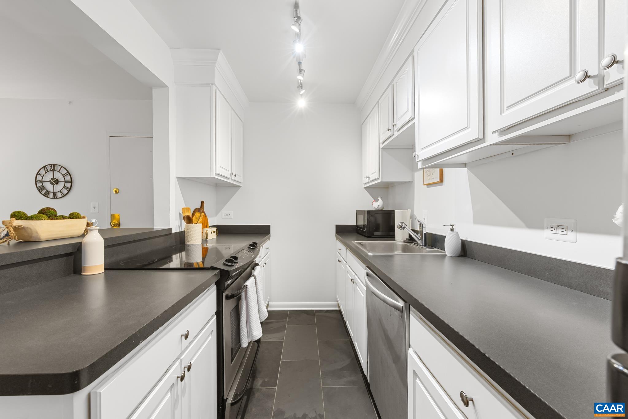 1800 JEFFERSON PARK AVE, CHARLOTTESVILLE, Virginia 22903, 1 Bedroom Bedrooms, ,1 BathroomBathrooms,Residential,1800 JEFFERSON PARK AVE,676608 MLS # 676608