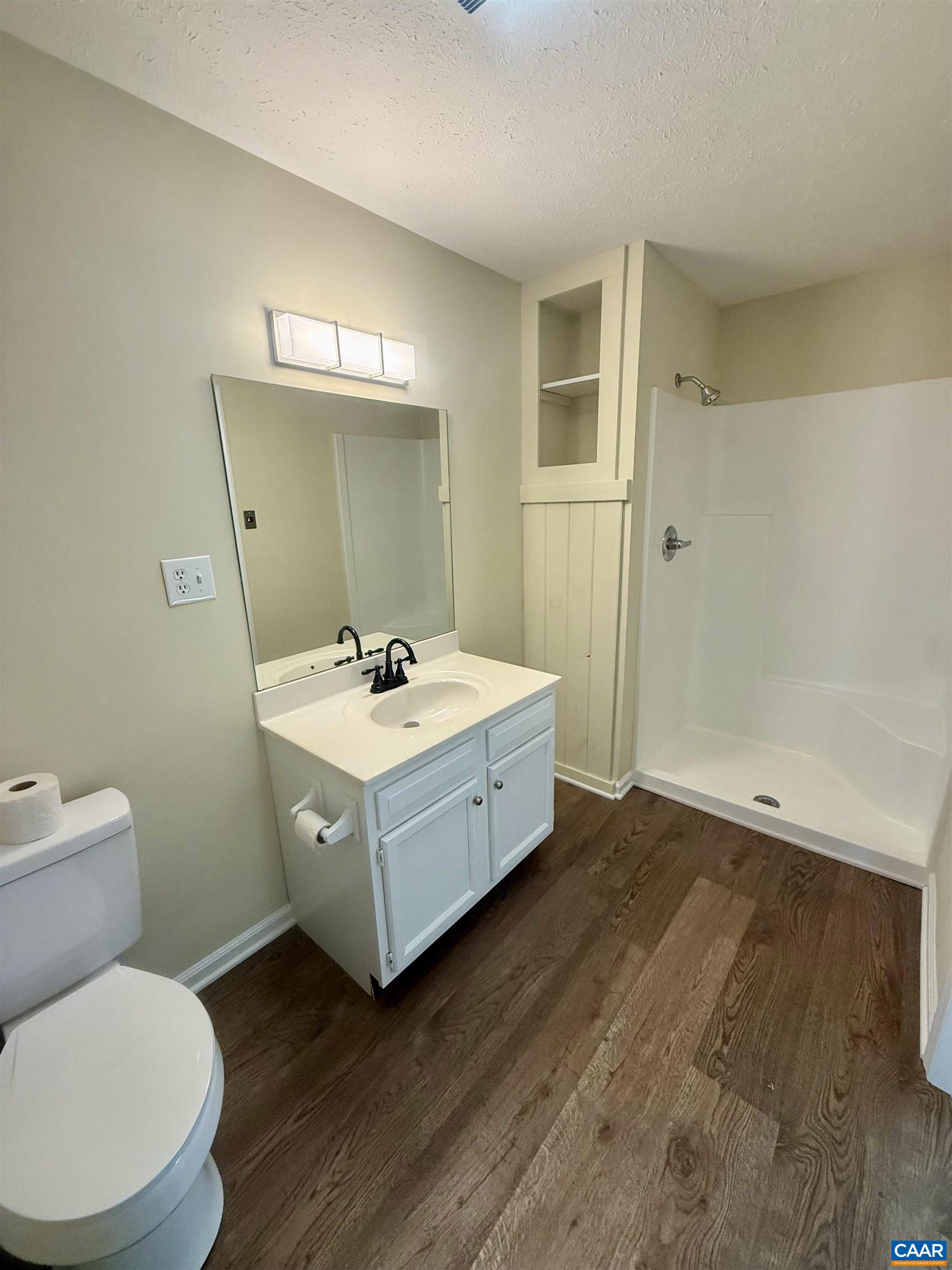 100 LAKE DR, FARMVILLE, Virginia 23901, 3 Bedrooms Bedrooms, ,2 BathroomsBathrooms,Residential,100 LAKE DR,676609 MLS # 676609