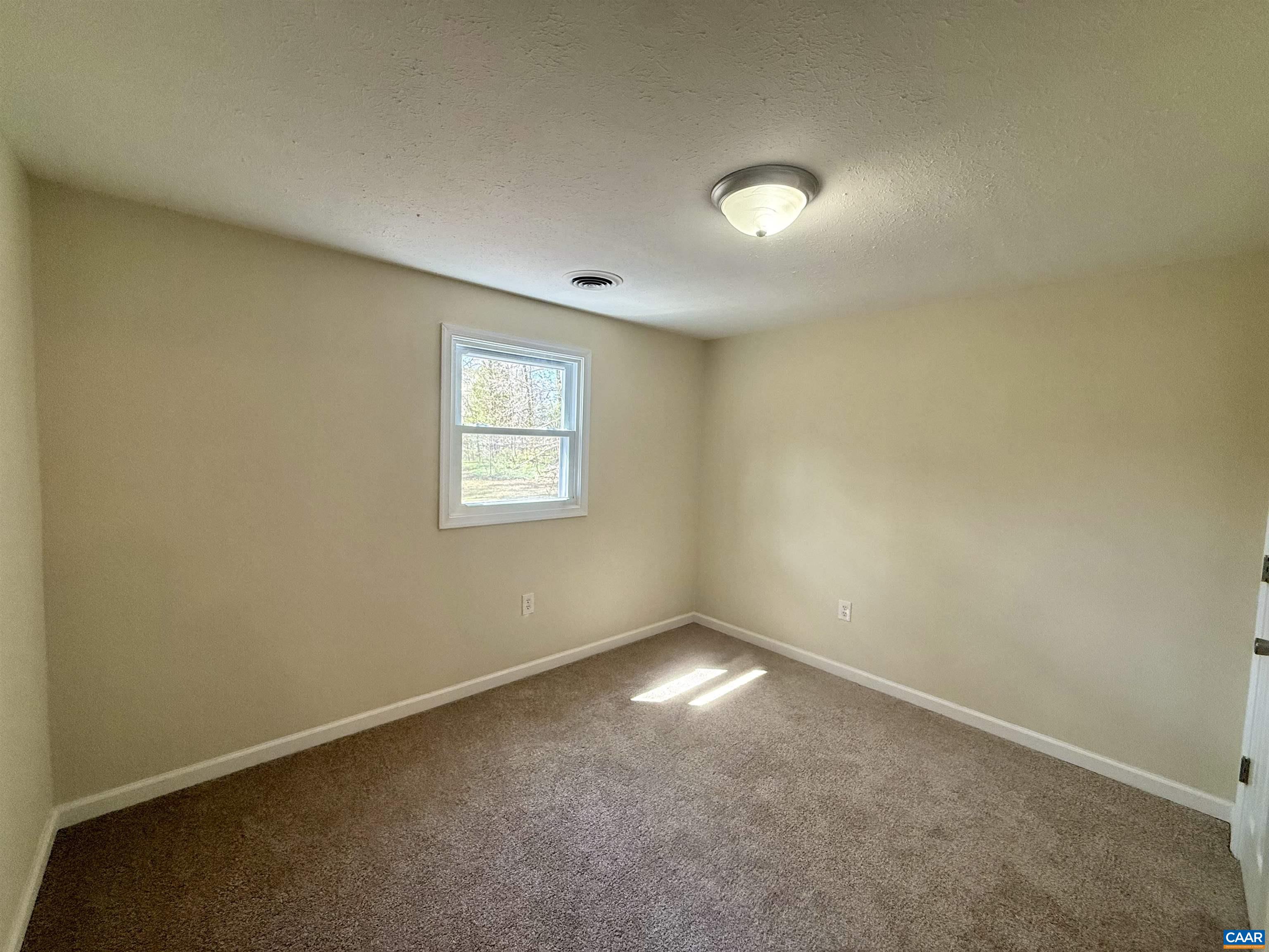 100 LAKE DR, FARMVILLE, Virginia 23901, 3 Bedrooms Bedrooms, ,2 BathroomsBathrooms,Residential,100 LAKE DR,676609 MLS # 676609