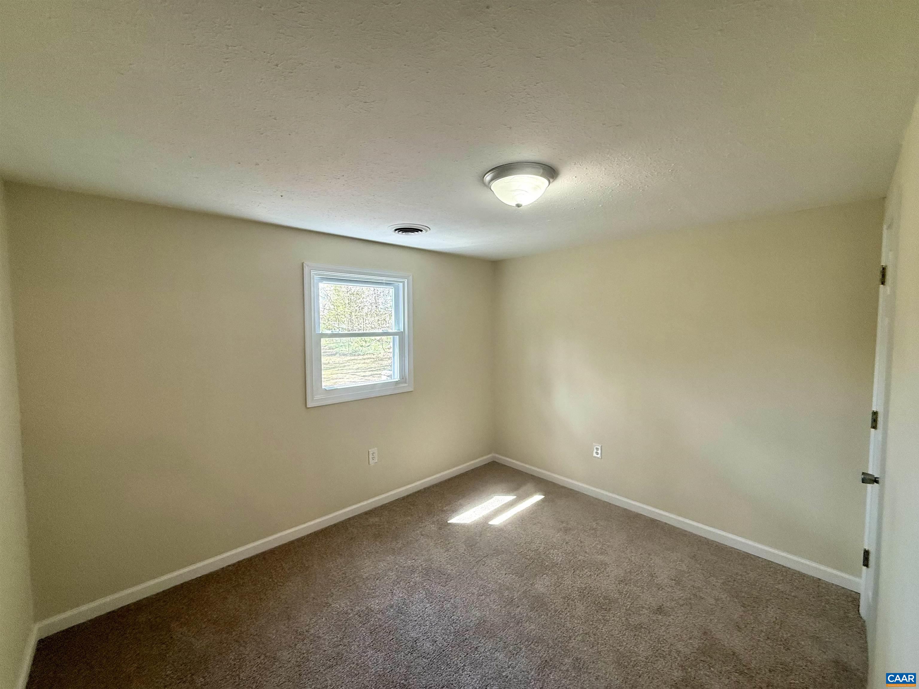 100 LAKE DR, FARMVILLE, Virginia 23901, 3 Bedrooms Bedrooms, ,2 BathroomsBathrooms,Residential,100 LAKE DR,676609 MLS # 676609