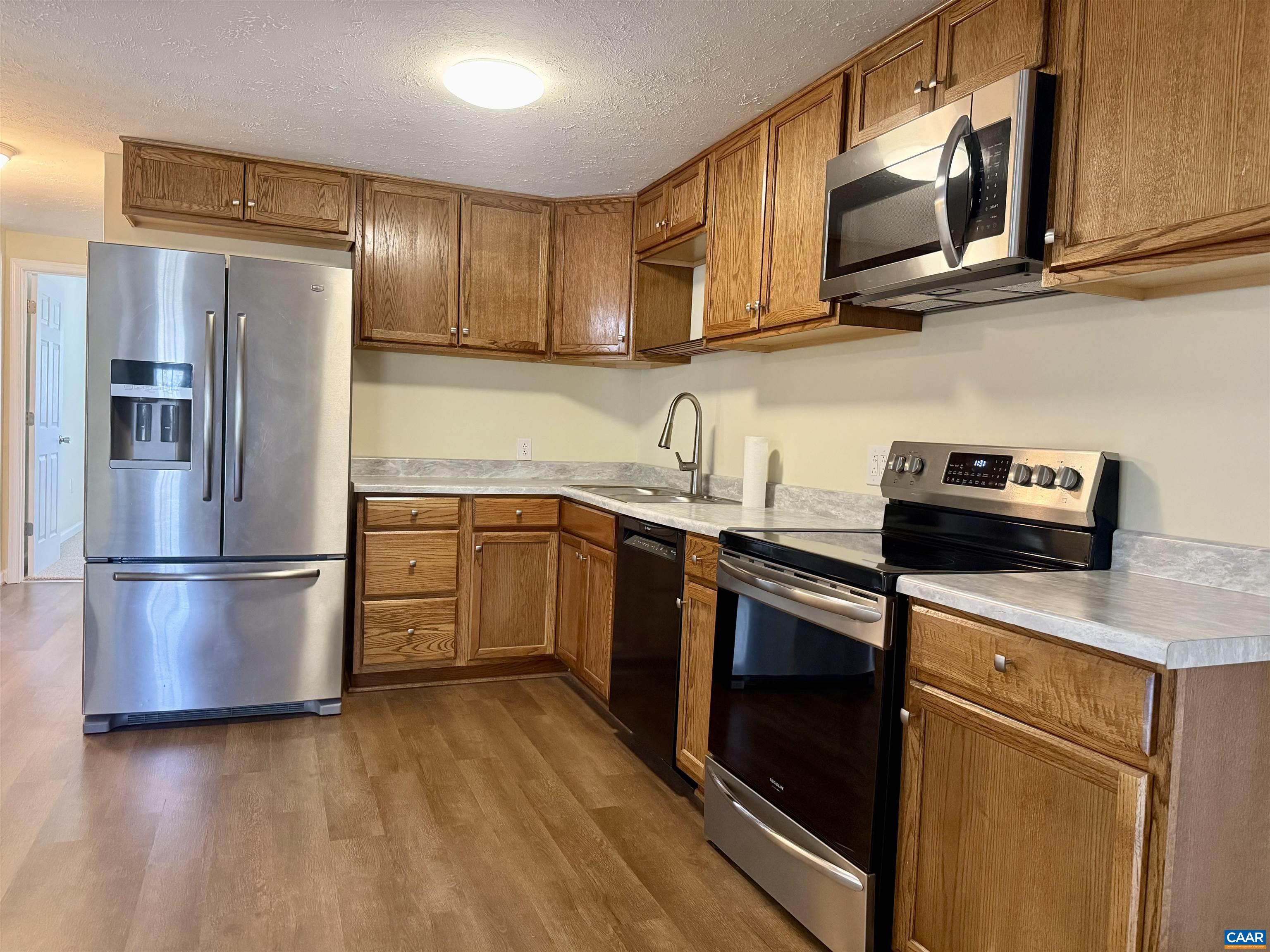 100 LAKE DR, FARMVILLE, Virginia 23901, 3 Bedrooms Bedrooms, ,2 BathroomsBathrooms,Residential,100 LAKE DR,676609 MLS # 676609
