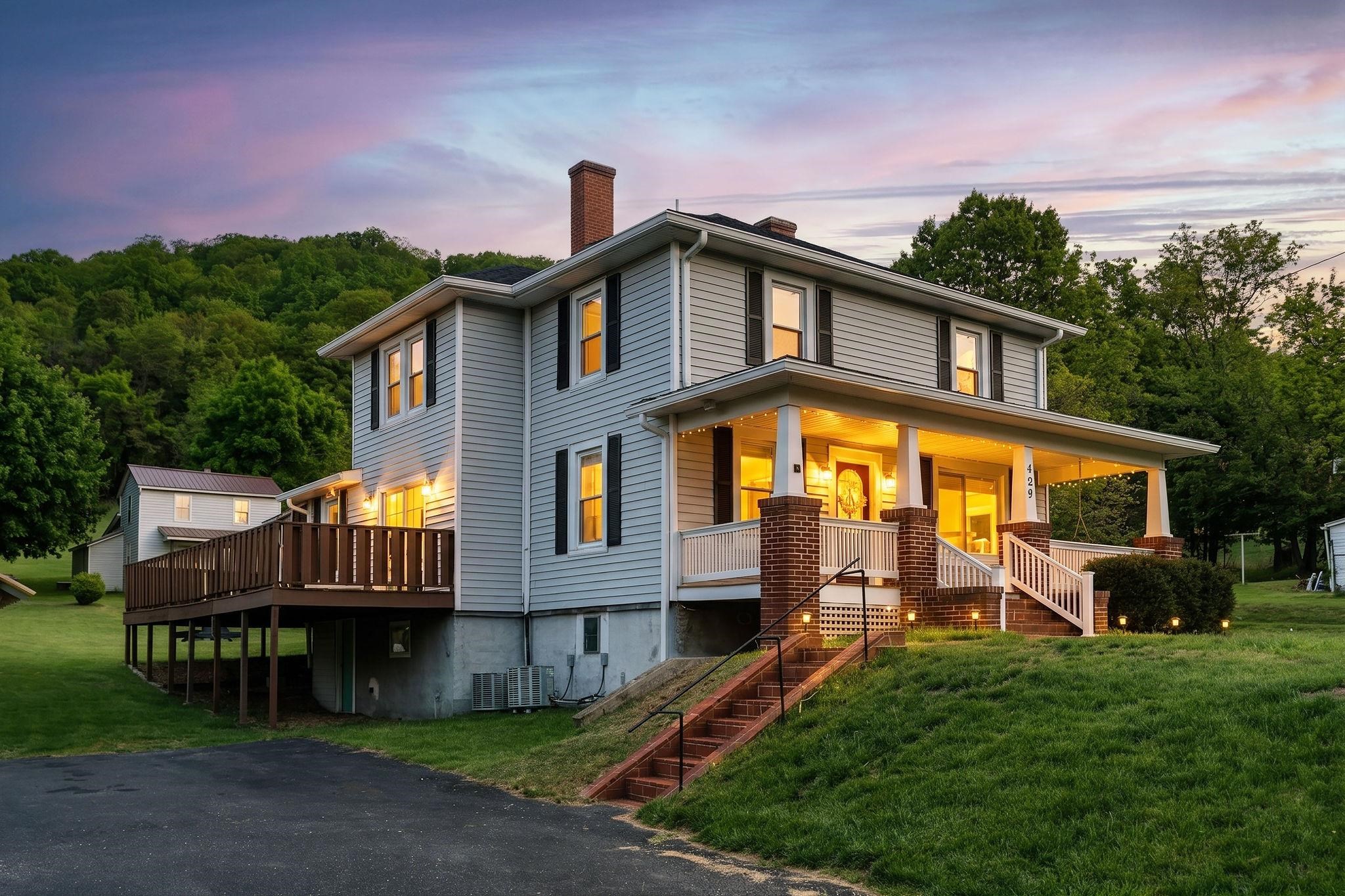429 BETSY BELL RD, STAUNTON, Virginia 24401, 4 Bedrooms Bedrooms, ,2 BathroomsBathrooms,Residential,429 BETSY BELL RD,676610 MLS # 676610