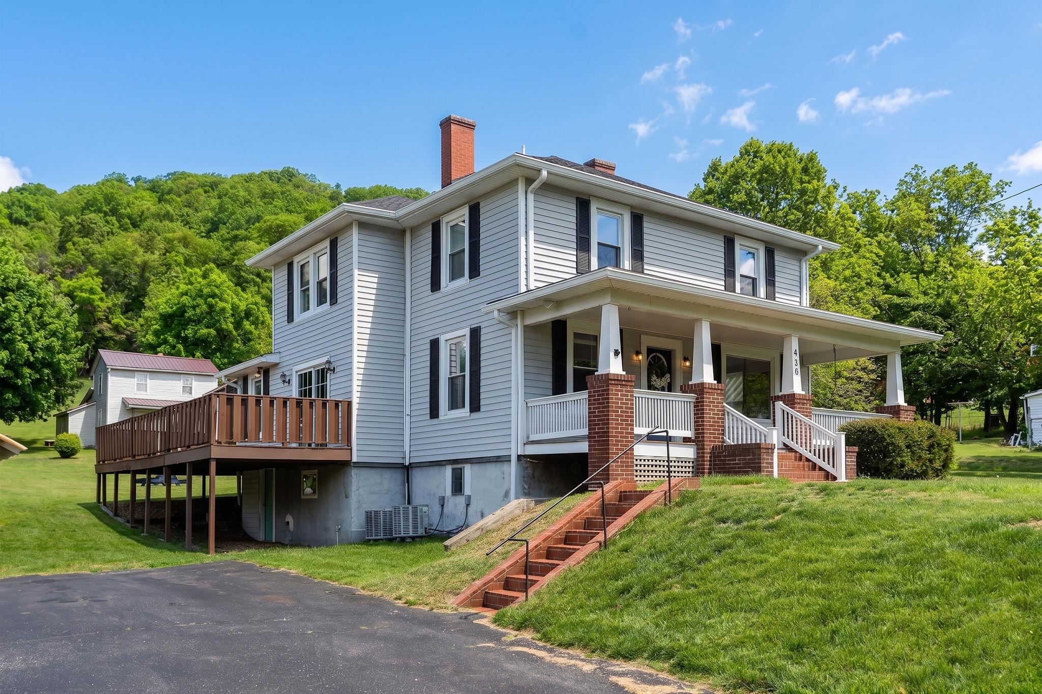 429 BETSY BELL RD, STAUNTON, Virginia 24401, 4 Bedrooms Bedrooms, ,2 BathroomsBathrooms,Residential,429 BETSY BELL RD,676610 MLS # 676610