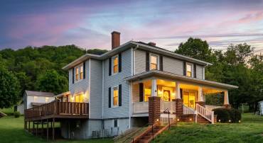 429 BETSY BELL RD, STAUNTON, Virginia 24401, 4 Bedrooms Bedrooms, ,2 BathroomsBathrooms,Residential,429 BETSY BELL RD,676610 MLS # 676610