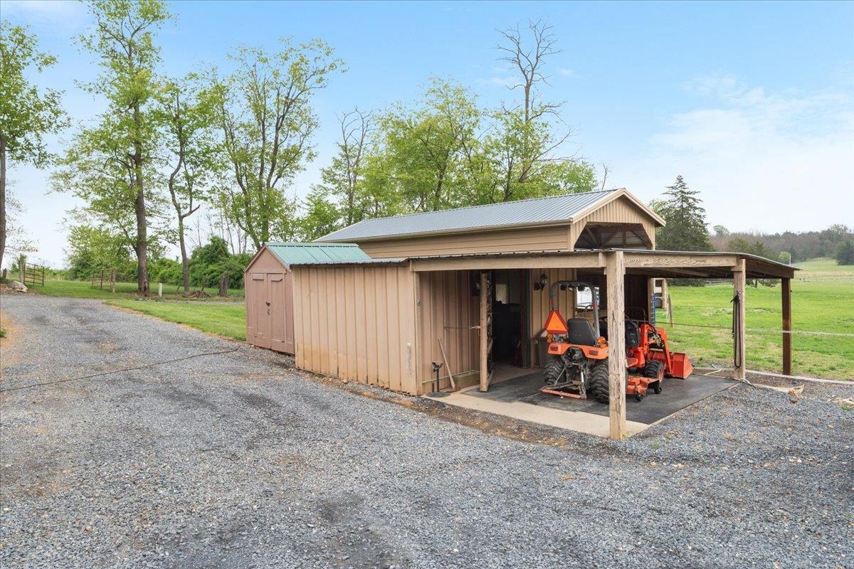 2025 KIBLER RD, QUICKSBURG, Virginia 22847, 3 Bedrooms Bedrooms, ,2 BathroomsBathrooms,Residential,2025 KIBLER RD,676614 MLS # 676614