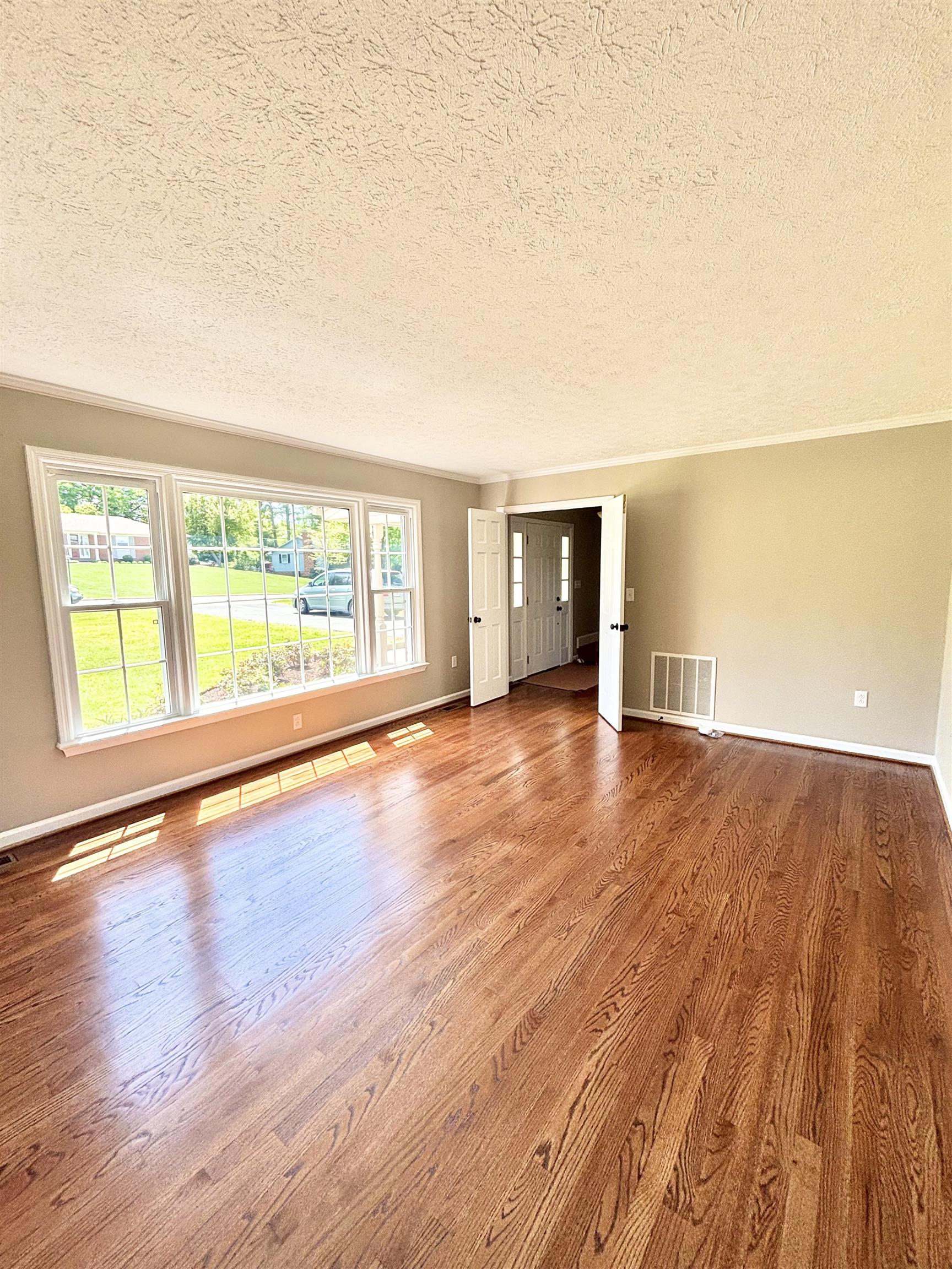 612 SUMTER RD, WAYNESBORO, Virginia 22980, 3 Bedrooms Bedrooms, ,2 BathroomsBathrooms,Residential,Kevin H. Lacey,612 SUMTER RD,676618 MLS # 676618