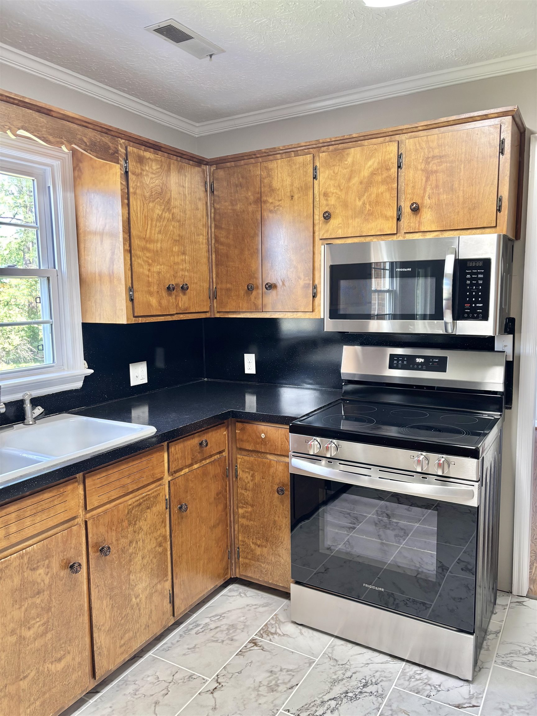 612 SUMTER RD, WAYNESBORO, Virginia 22980, 3 Bedrooms Bedrooms, ,2 BathroomsBathrooms,Residential,Kevin H. Lacey,612 SUMTER RD,676618 MLS # 676618