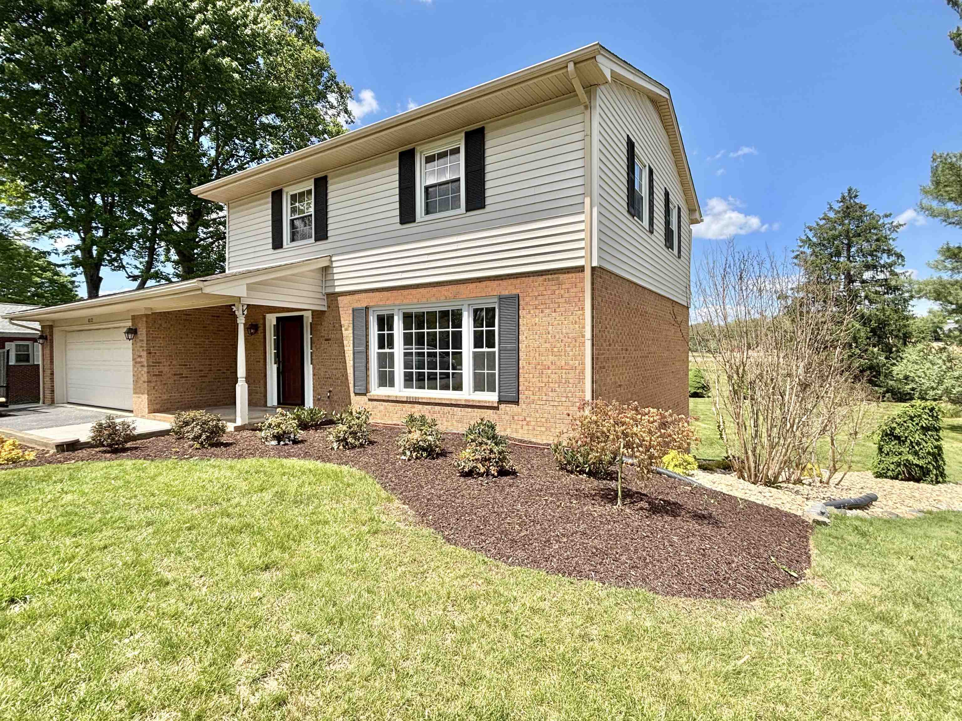 612 SUMTER RD, WAYNESBORO, Virginia 22980, 3 Bedrooms Bedrooms, ,2 BathroomsBathrooms,Residential,Kevin H. Lacey,612 SUMTER RD,676618 MLS # 676618