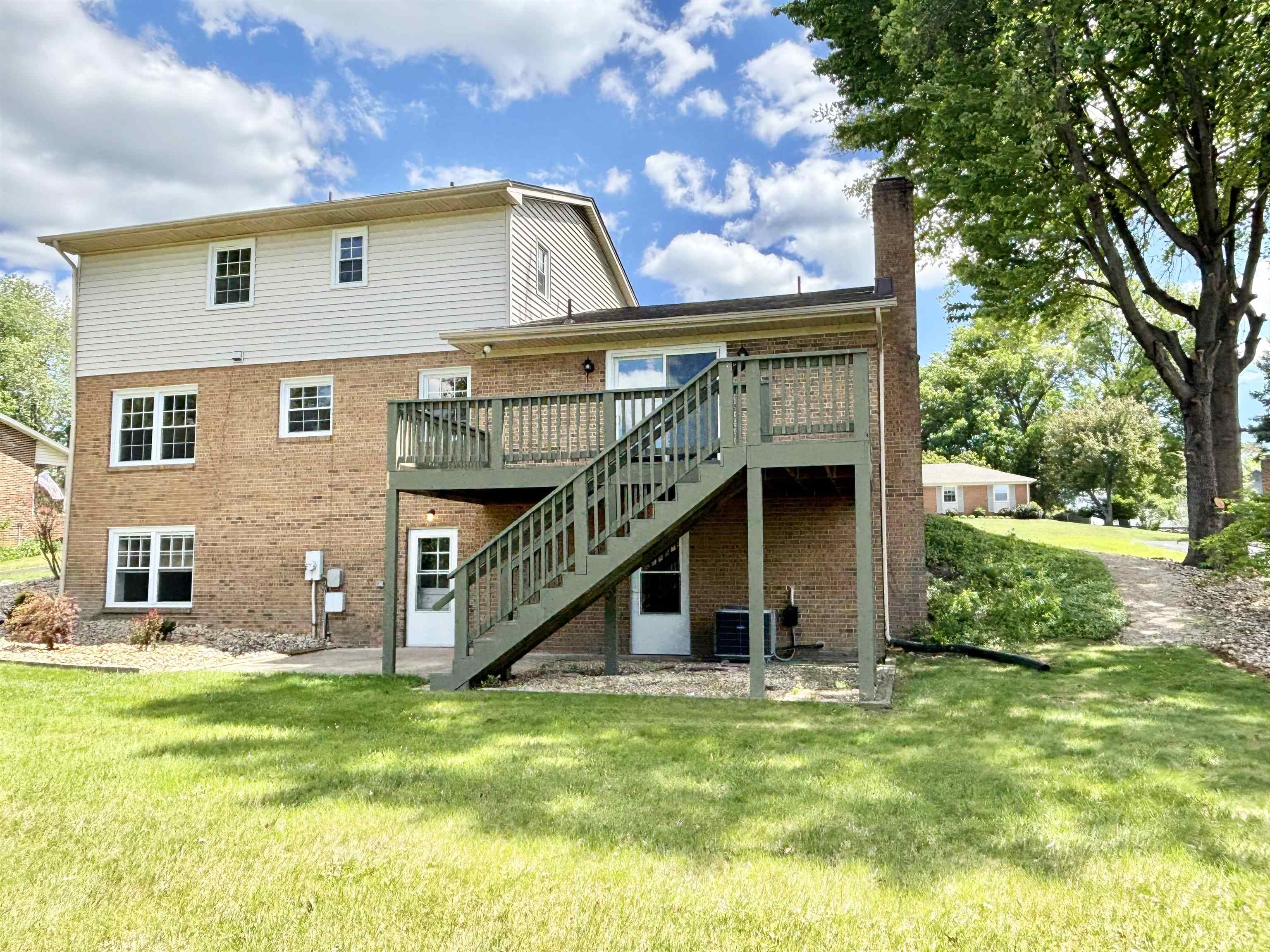 612 SUMTER RD, WAYNESBORO, Virginia 22980, 3 Bedrooms Bedrooms, ,2 BathroomsBathrooms,Residential,Kevin H. Lacey,612 SUMTER RD,676618 MLS # 676618