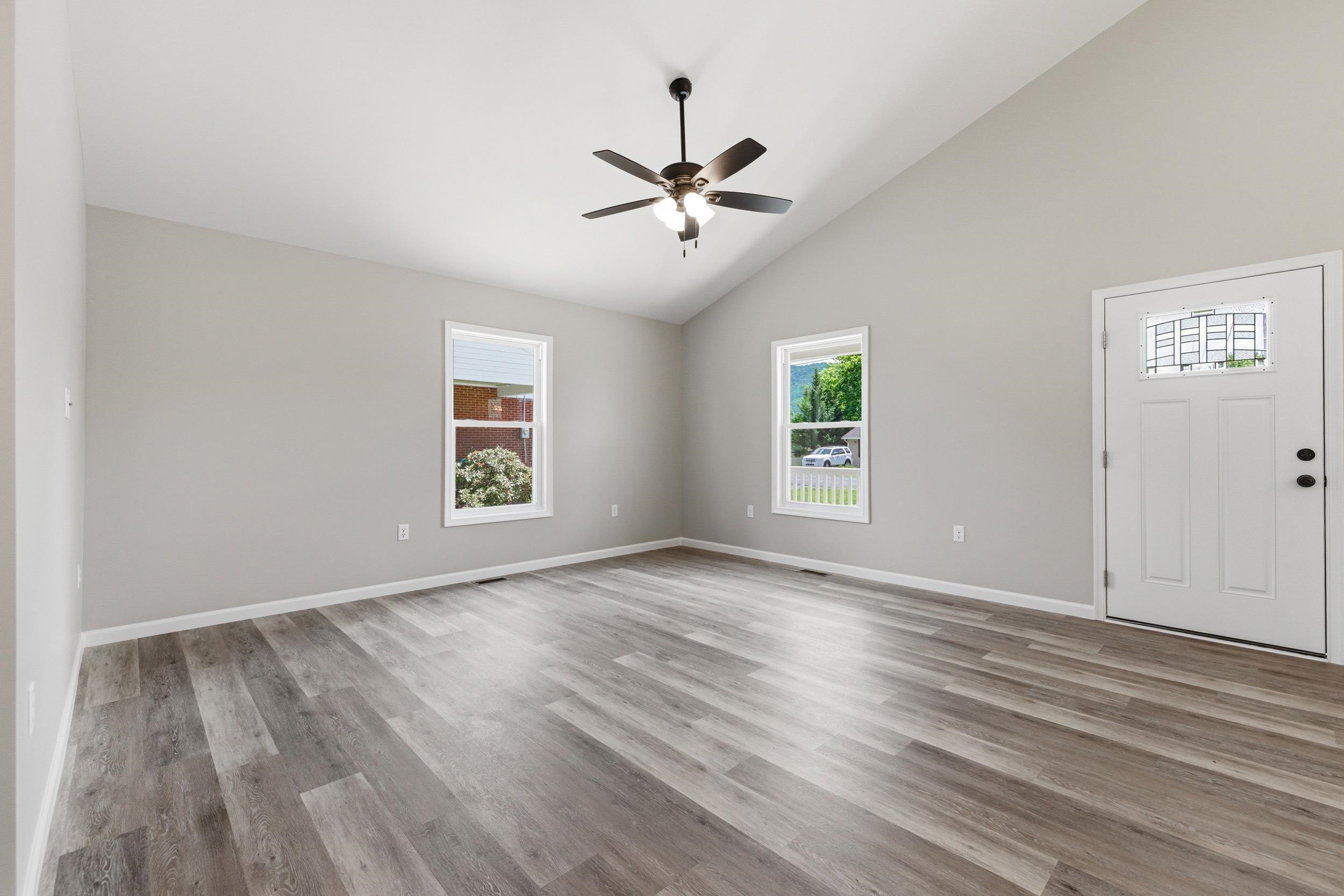 340 W FAIRFAX AVE, ELKTON, Virginia 22827, 3 Bedrooms Bedrooms, ,2 BathroomsBathrooms,Residential,340 W FAIRFAX AVE,676620 MLS # 676620