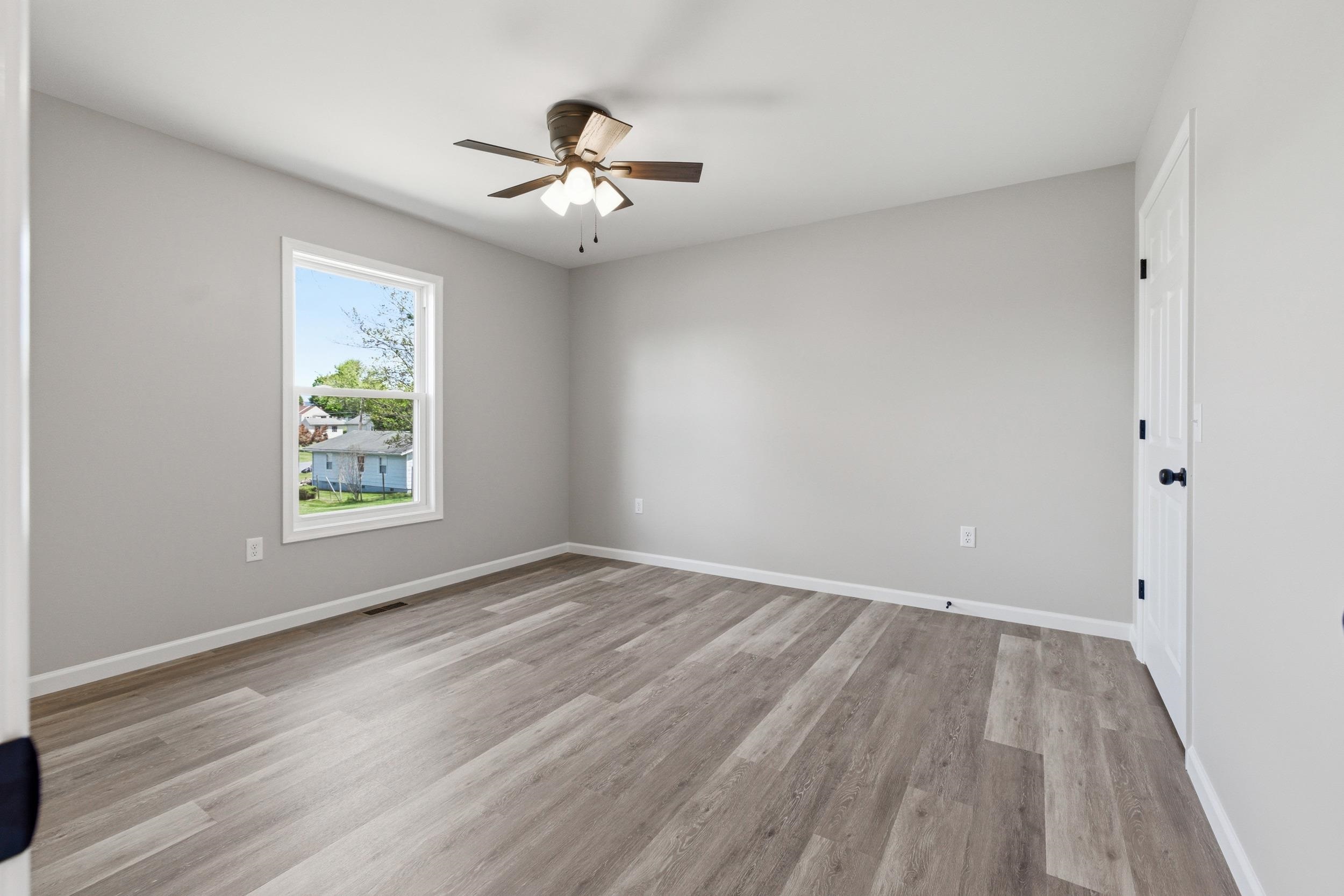 340 W FAIRFAX AVE, ELKTON, Virginia 22827, 3 Bedrooms Bedrooms, ,2 BathroomsBathrooms,Residential,340 W FAIRFAX AVE,676620 MLS # 676620
