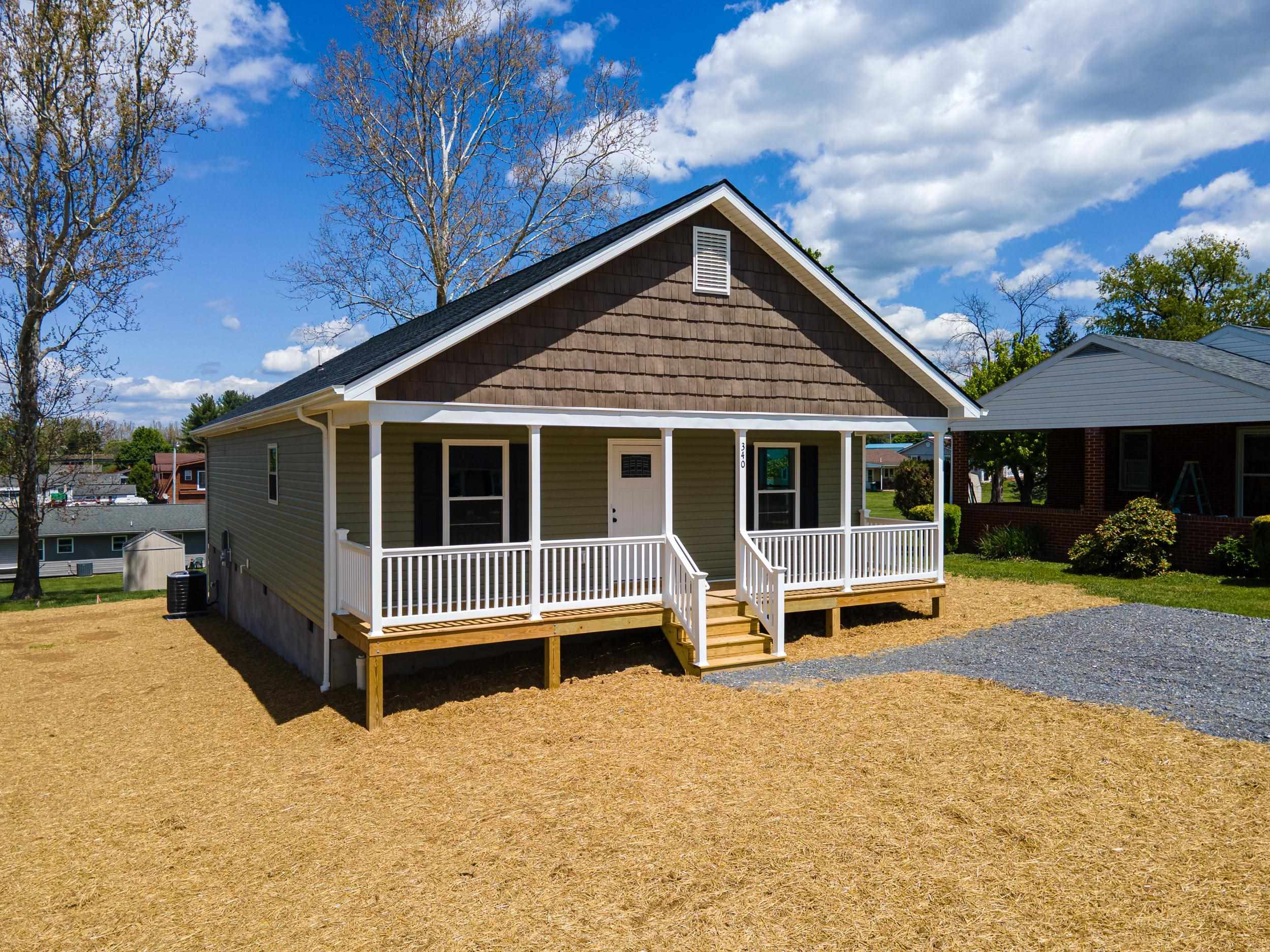 340 W FAIRFAX AVE, ELKTON, Virginia 22827, 3 Bedrooms Bedrooms, ,2 BathroomsBathrooms,Residential,340 W FAIRFAX AVE,676620 MLS # 676620